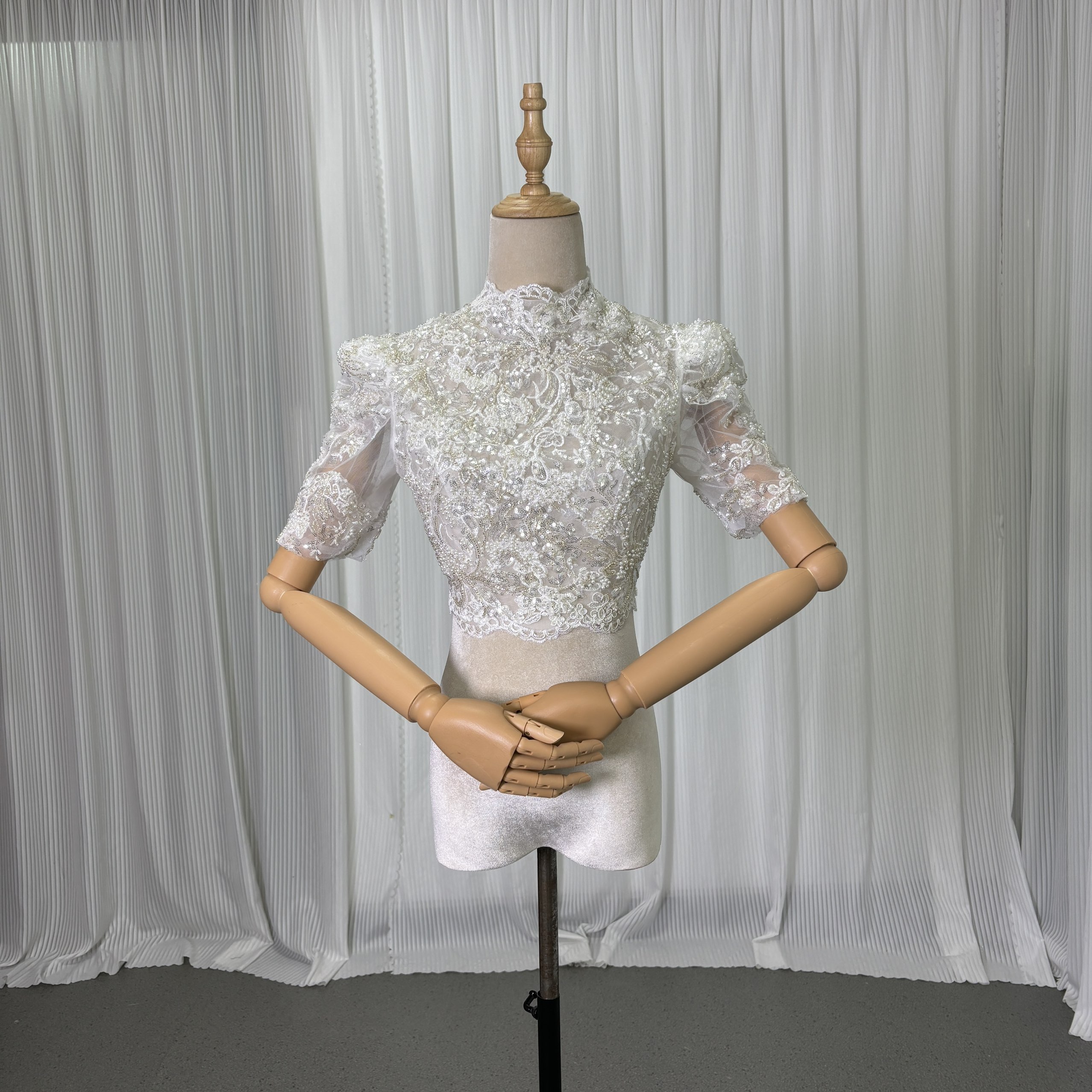人気上昇！ボレロ 美しい花レース キラキラスパンコール 半袖 くるみボタン 可愛い 結婚式/前撮り