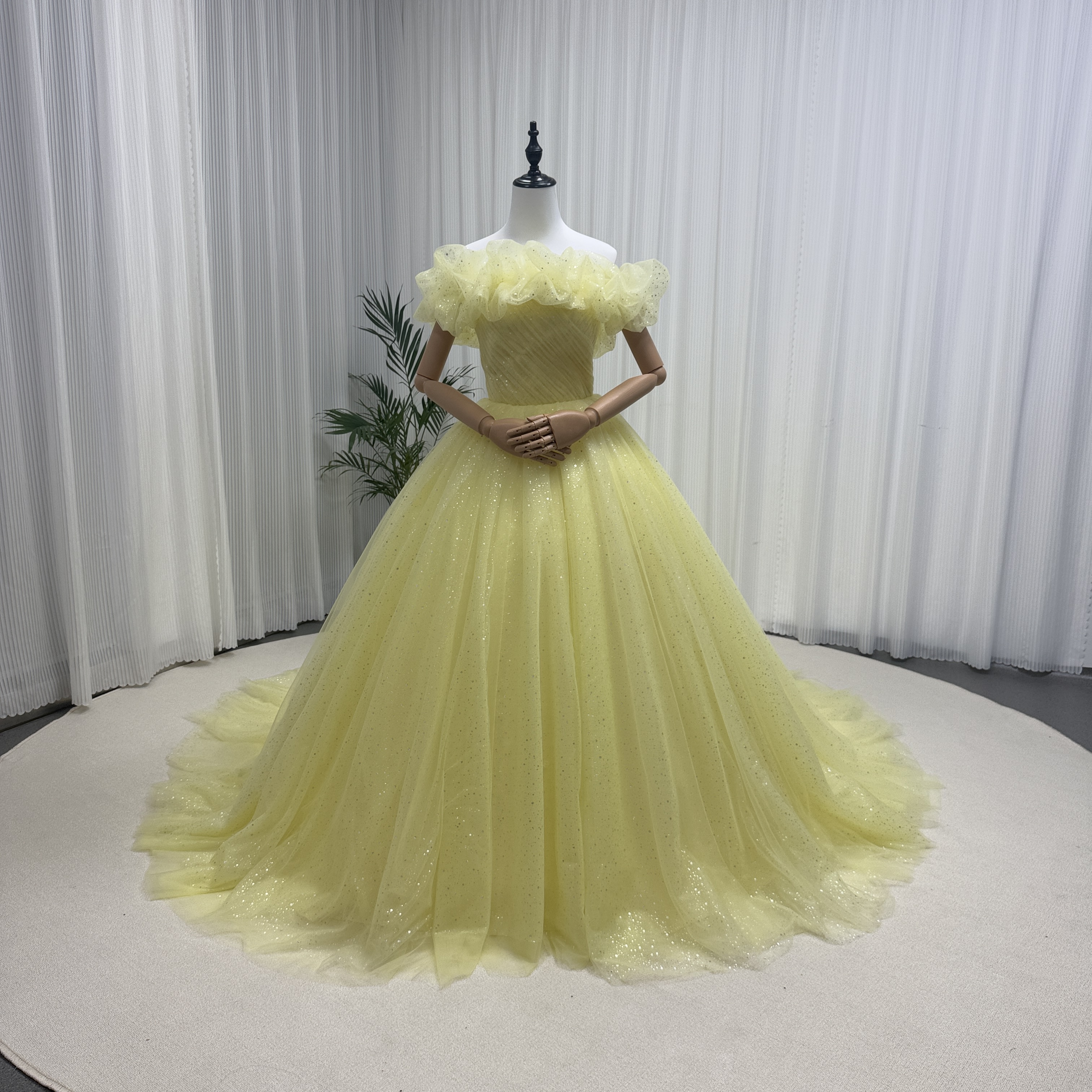 イエロー カラードレス オフショルダー チュール oqiooipo dress