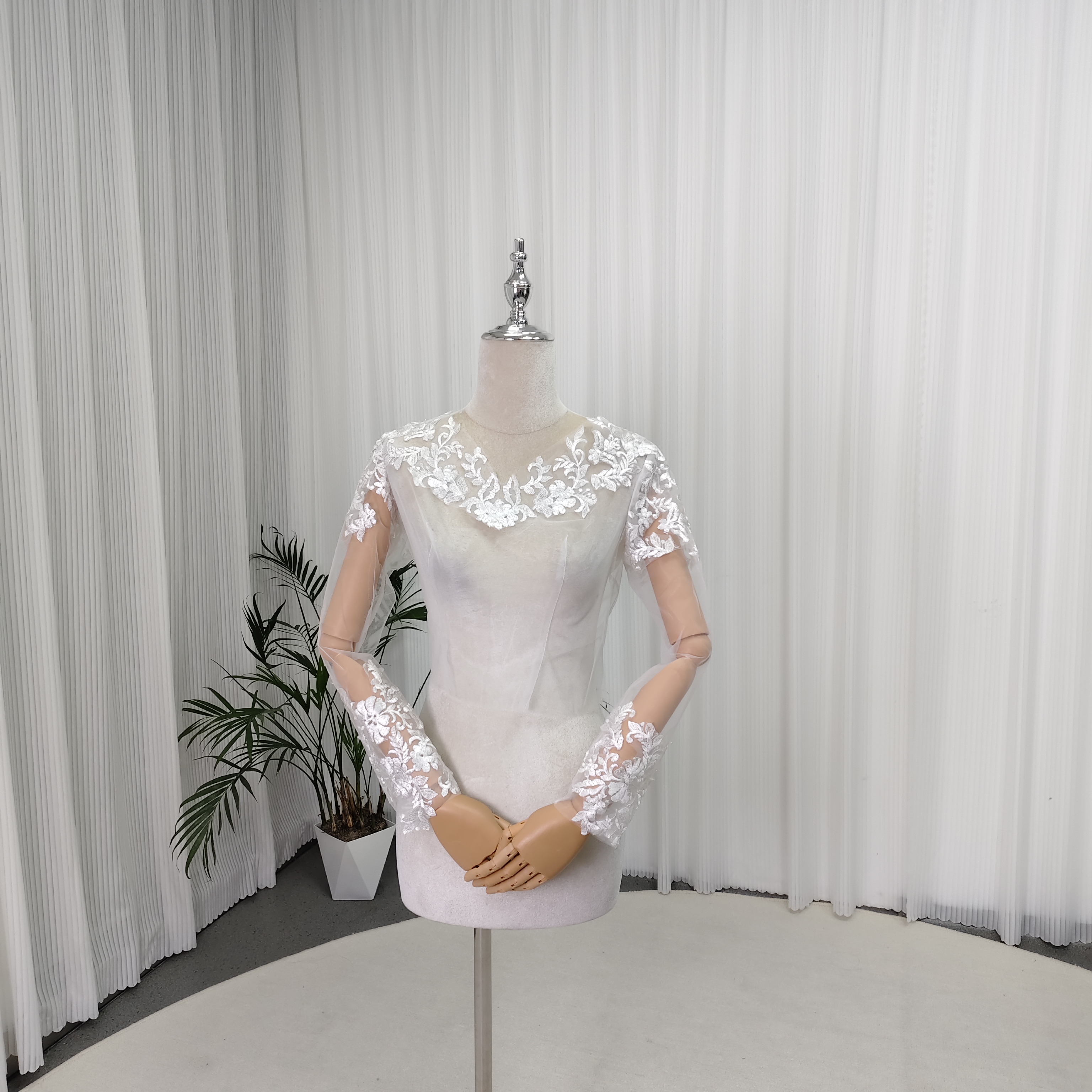 ボレロ 上品花レース 長袖 くるみボタン ソフトチュール 大人っぽい 結婚式