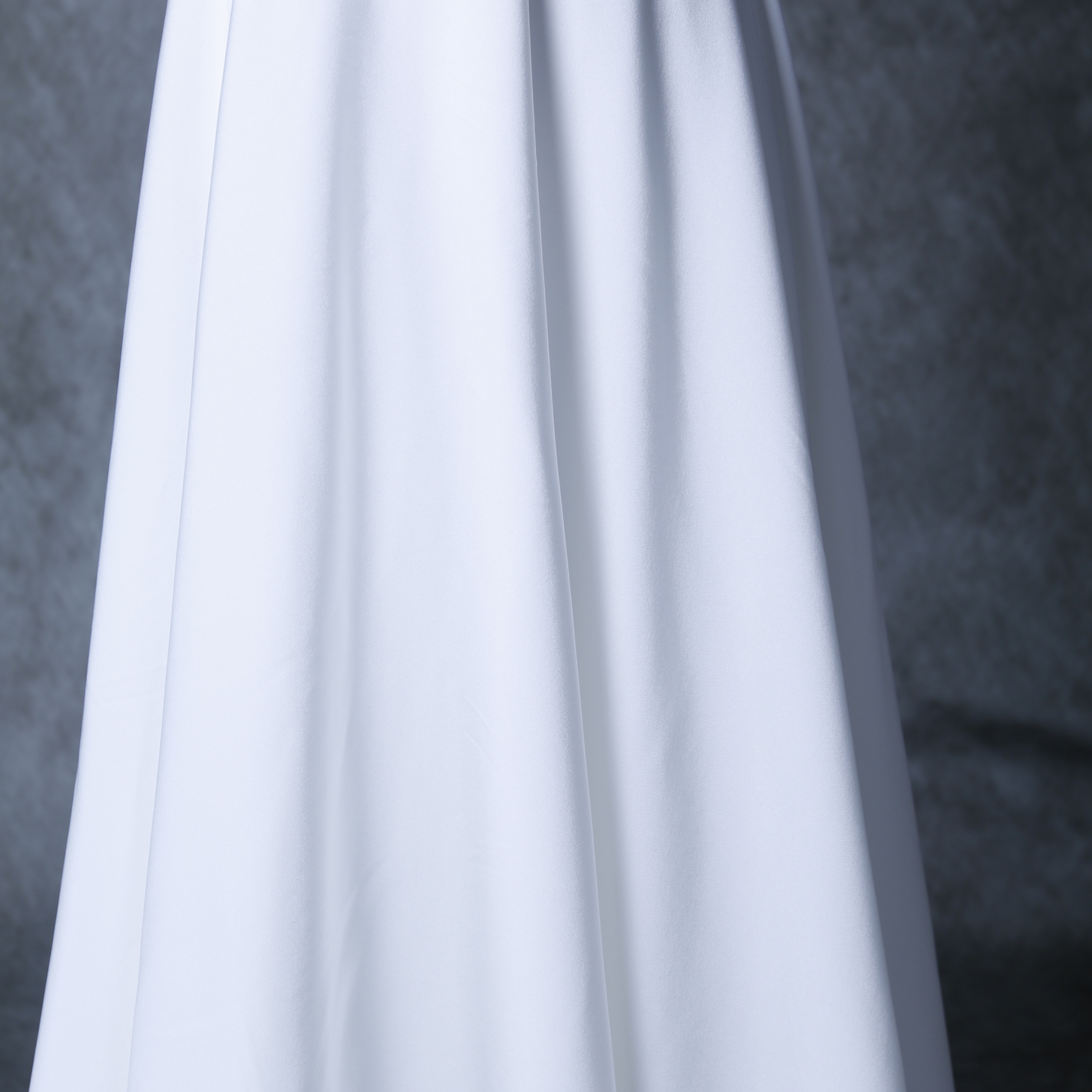 エレガント パーティードレス Vネック オフホワイト 美しいバックレース トレーン 二次会/前撮り