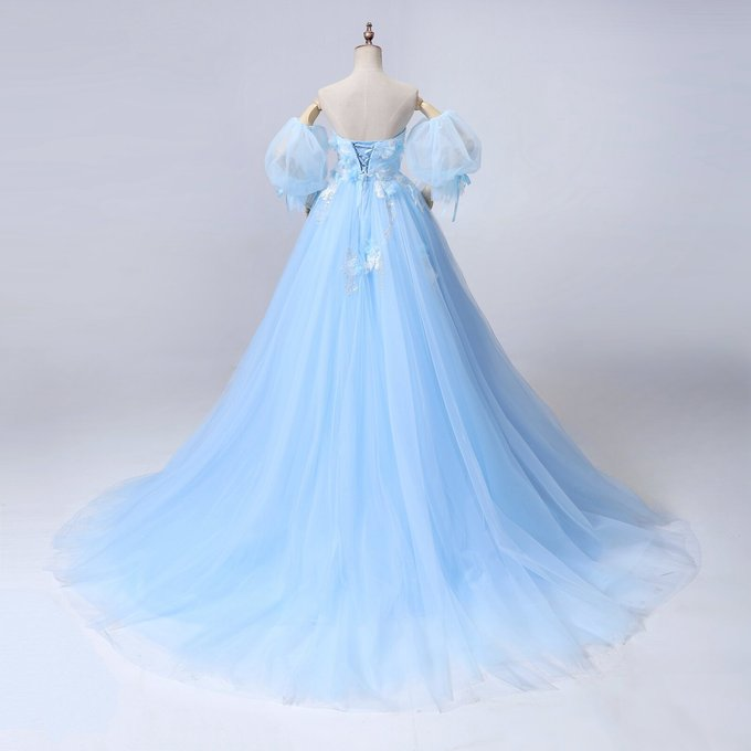実例写真！美品！カラードレス 薄青 パフスリーブ 美しい花レース 憧れのドレス 揺らめく裾 拳式/前撮り