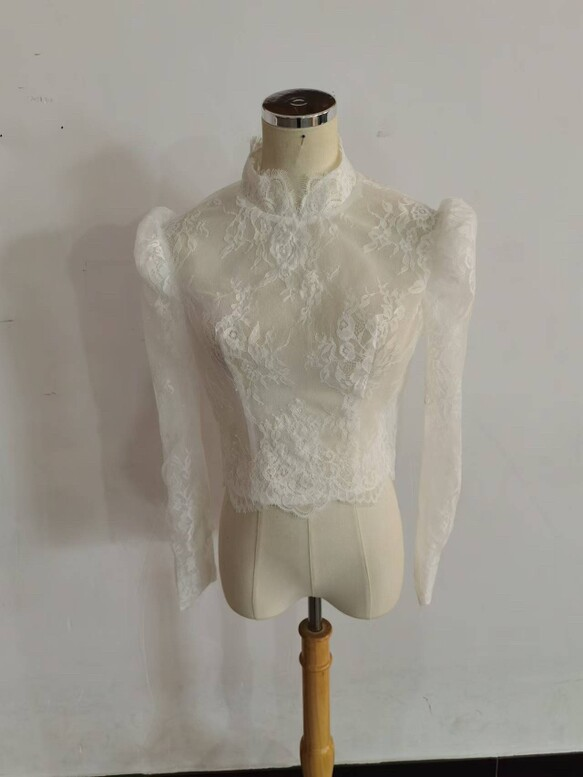 実例写真！ボレロ 長袖 クラシカル 流れる透け花レース 花嫁/ウェディングドレス