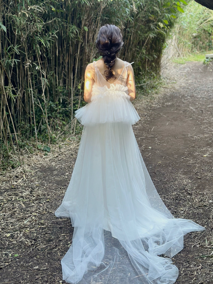 実例写真！ウエディングドレス ツーピース キャミソール オフホワイト Vネック 妊婦 クレープ生地 結婚式 前撮り