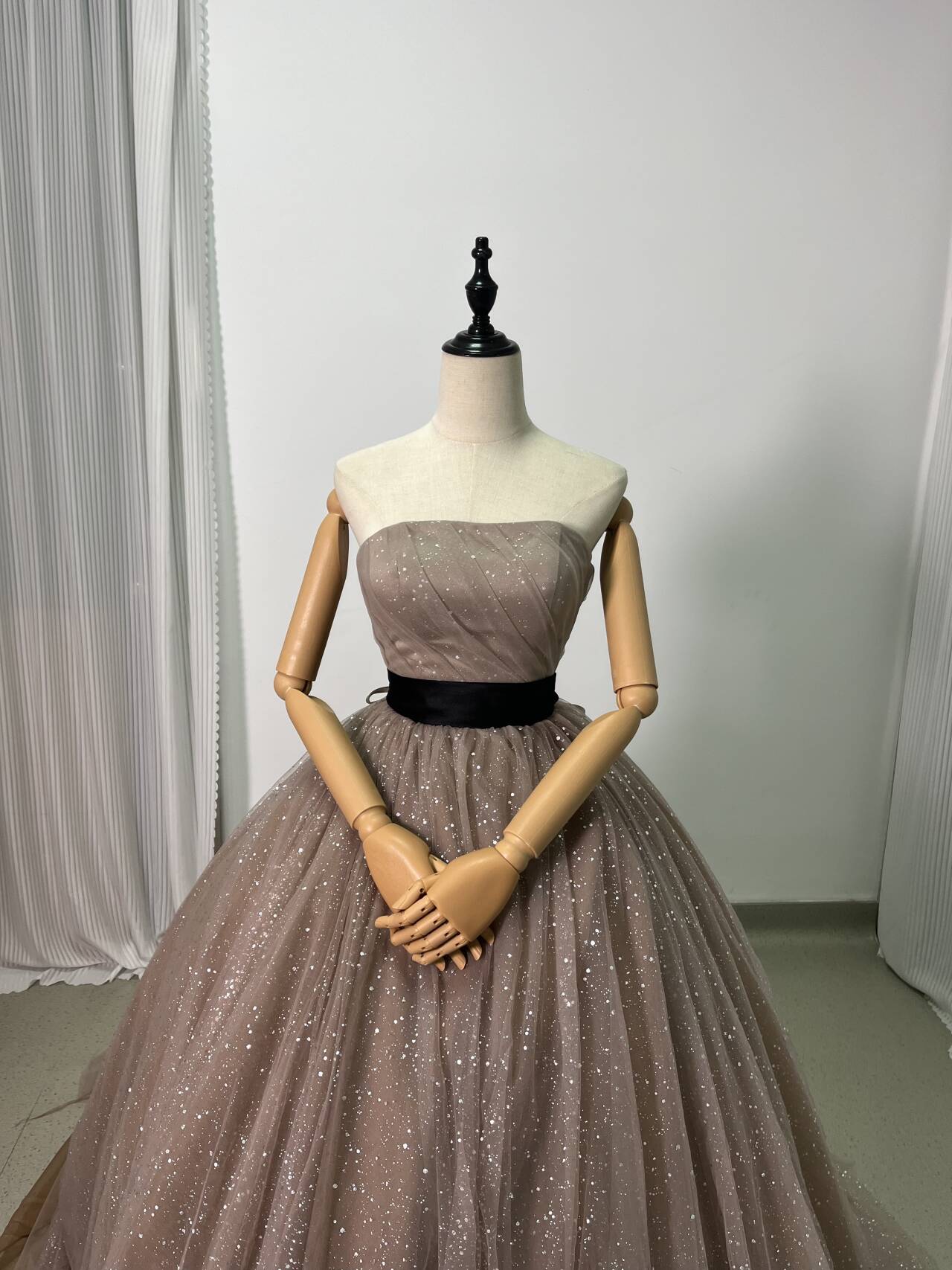 華やか カラードレス カーキ色 取り外しオフショルダー キラキラチュール ベルト 編み上げ 結婚式/披露宴