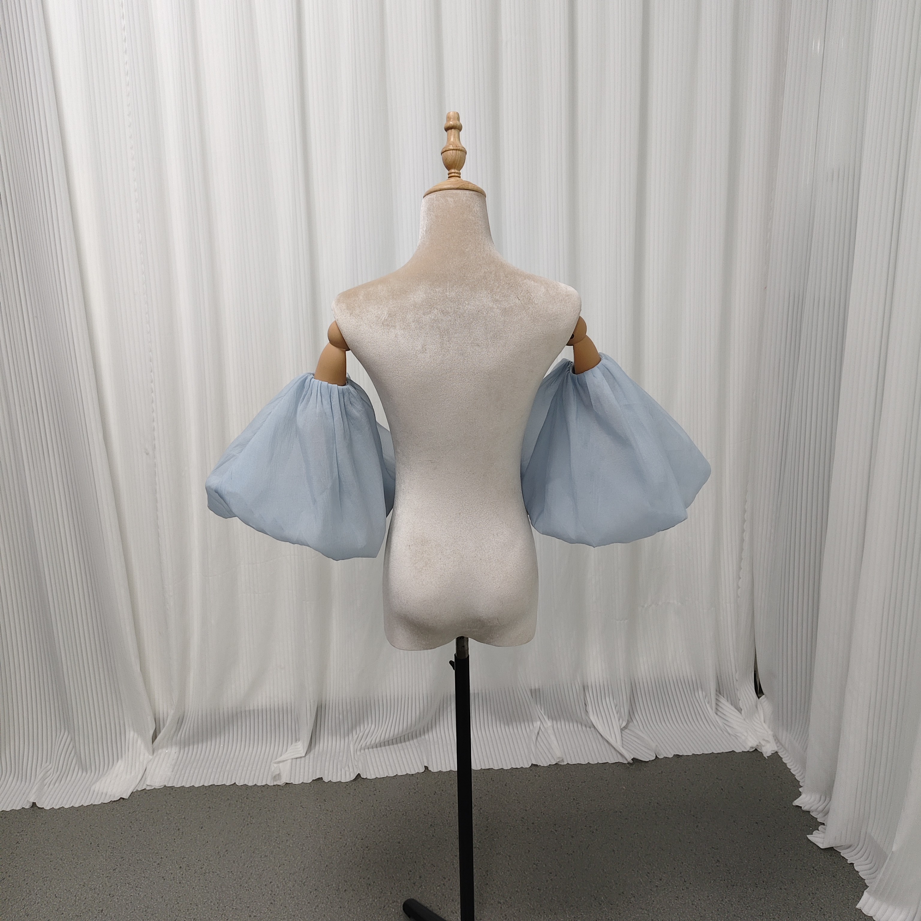 パフスリーブ 爽やかで優しいブルー ソフトチュール 可愛い ストレッチ 花嫁