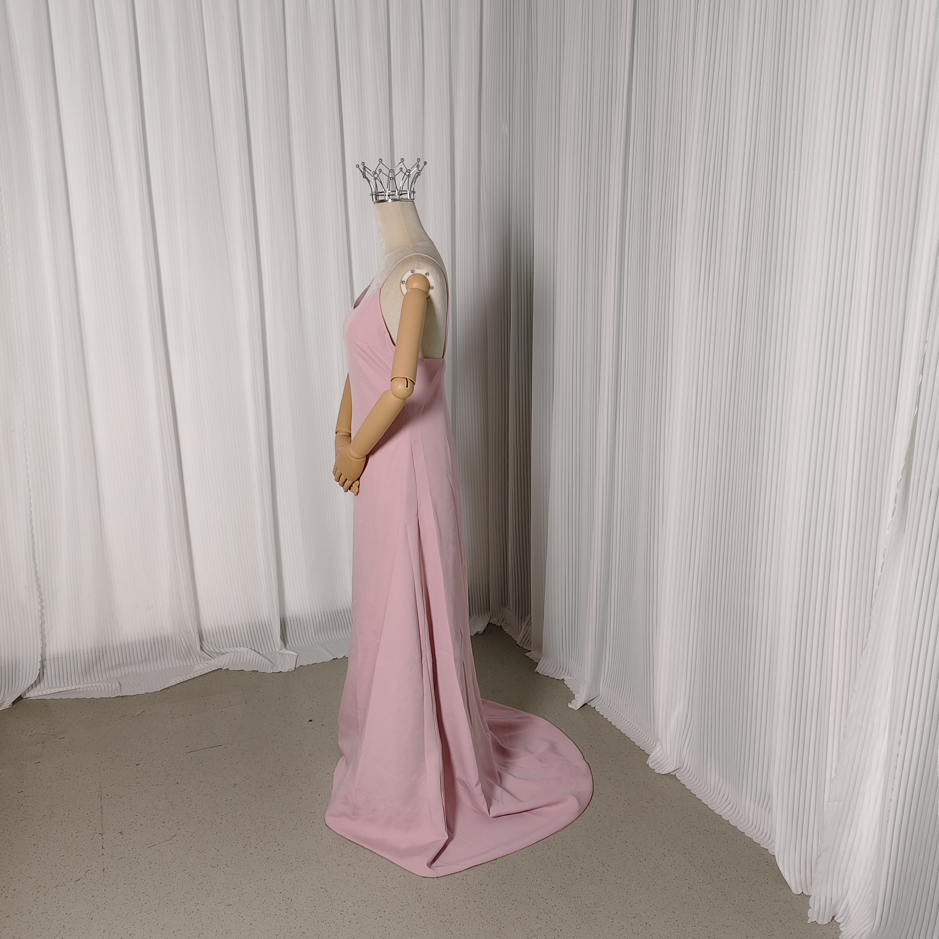 パーティードレス ピンク キャミソール 細見えシルエット クレープ生地 前撮り 二次会