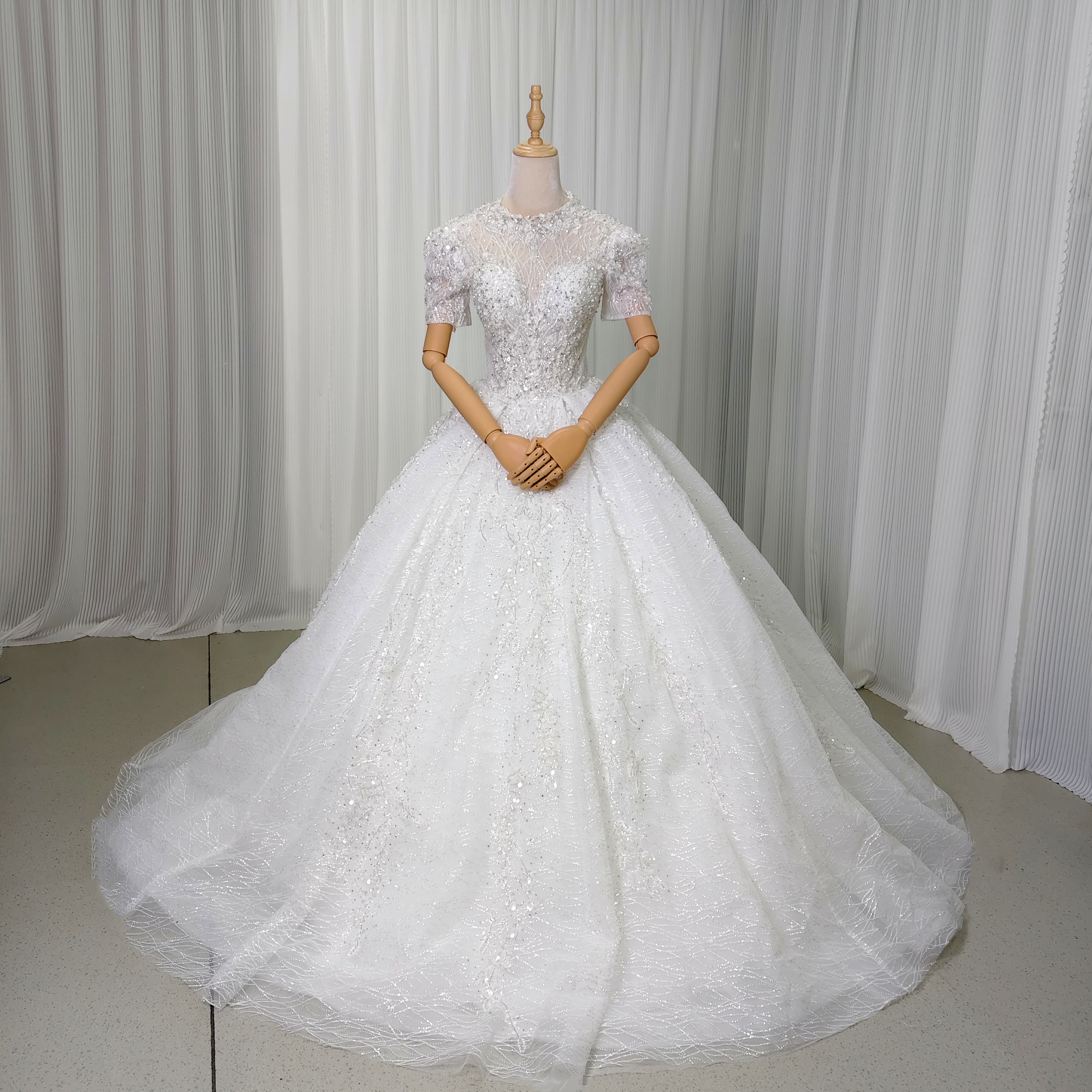 豪華！韓国風ドレス ウェディングドレス キラキラ光る刺繍 短袖 編み上げ 結婚式 抜群のおしゃれ見え ロングトレーン
