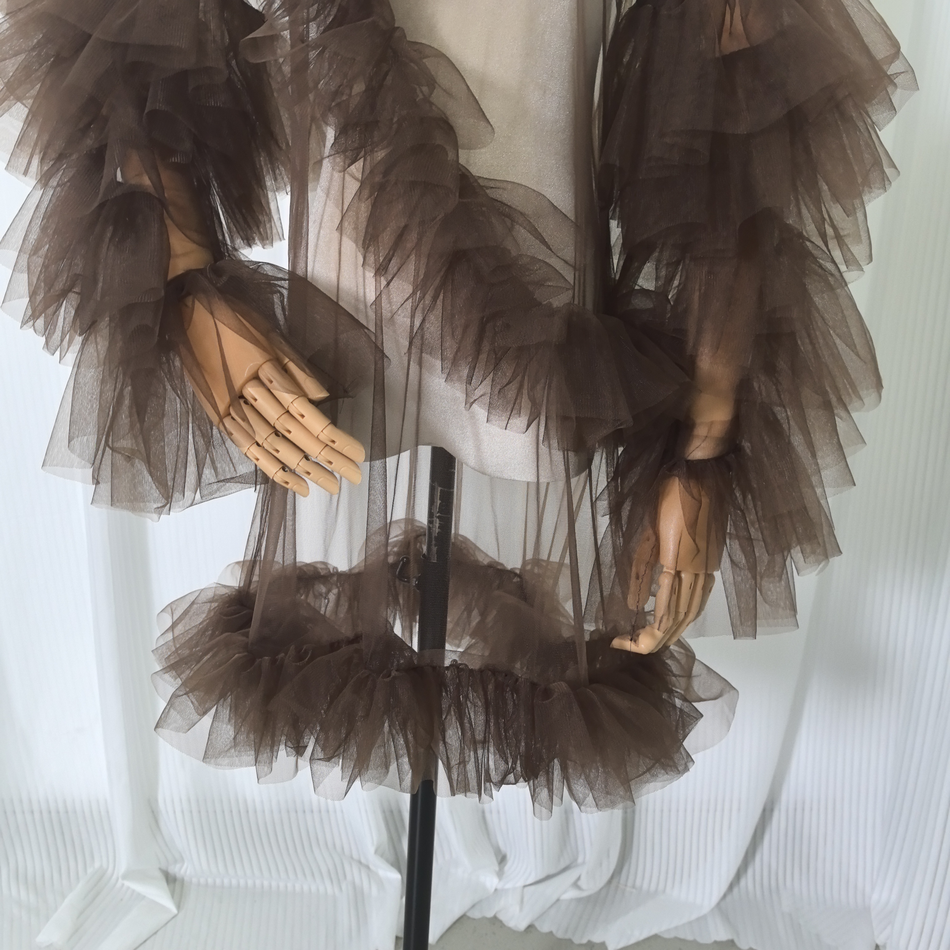 トップス コーヒーの色 フリル袖 デザイン感 ソフトチュール 色直し 妊婦 前撮り