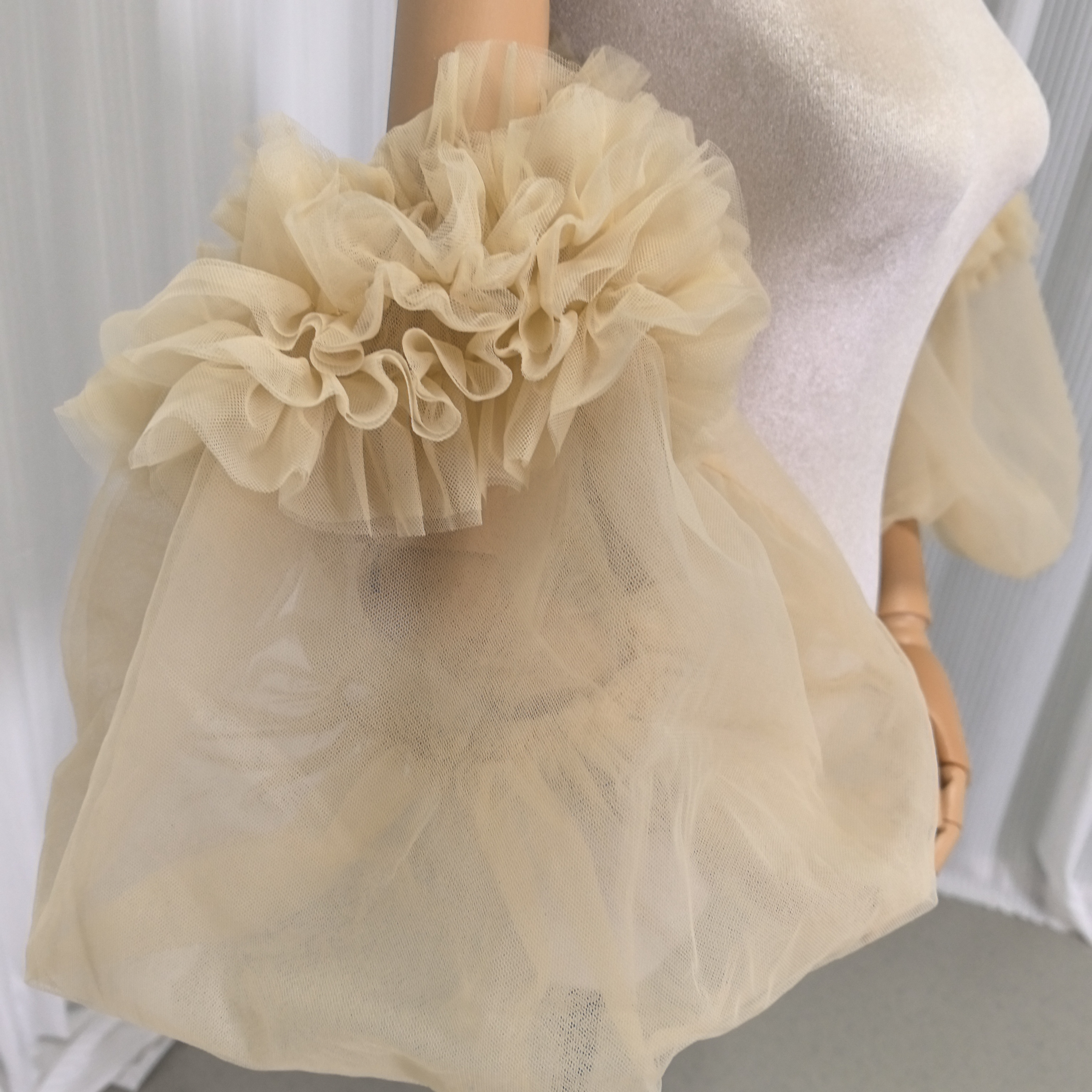 イエロー パフスリーブ ソフトチュール ストレッチ 可愛い ラッフルフリル 結婚式 前撮り