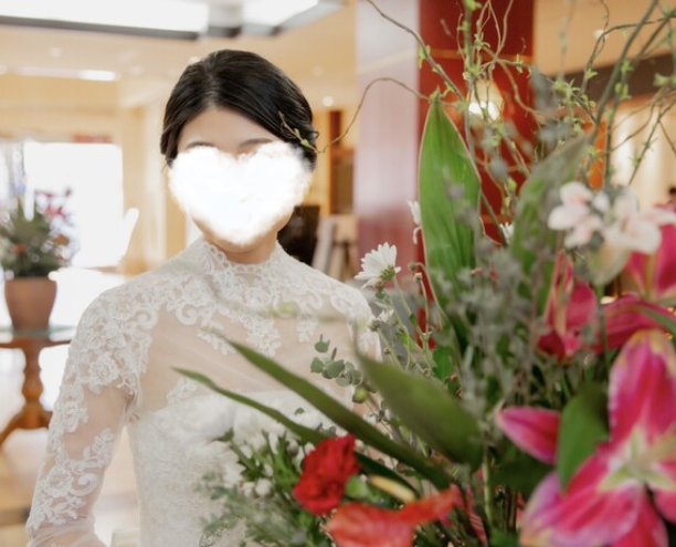 実例写真！ボレロ ハイネック ロングスリーブ ハンドメイド くるみボタン ウェディングドレス