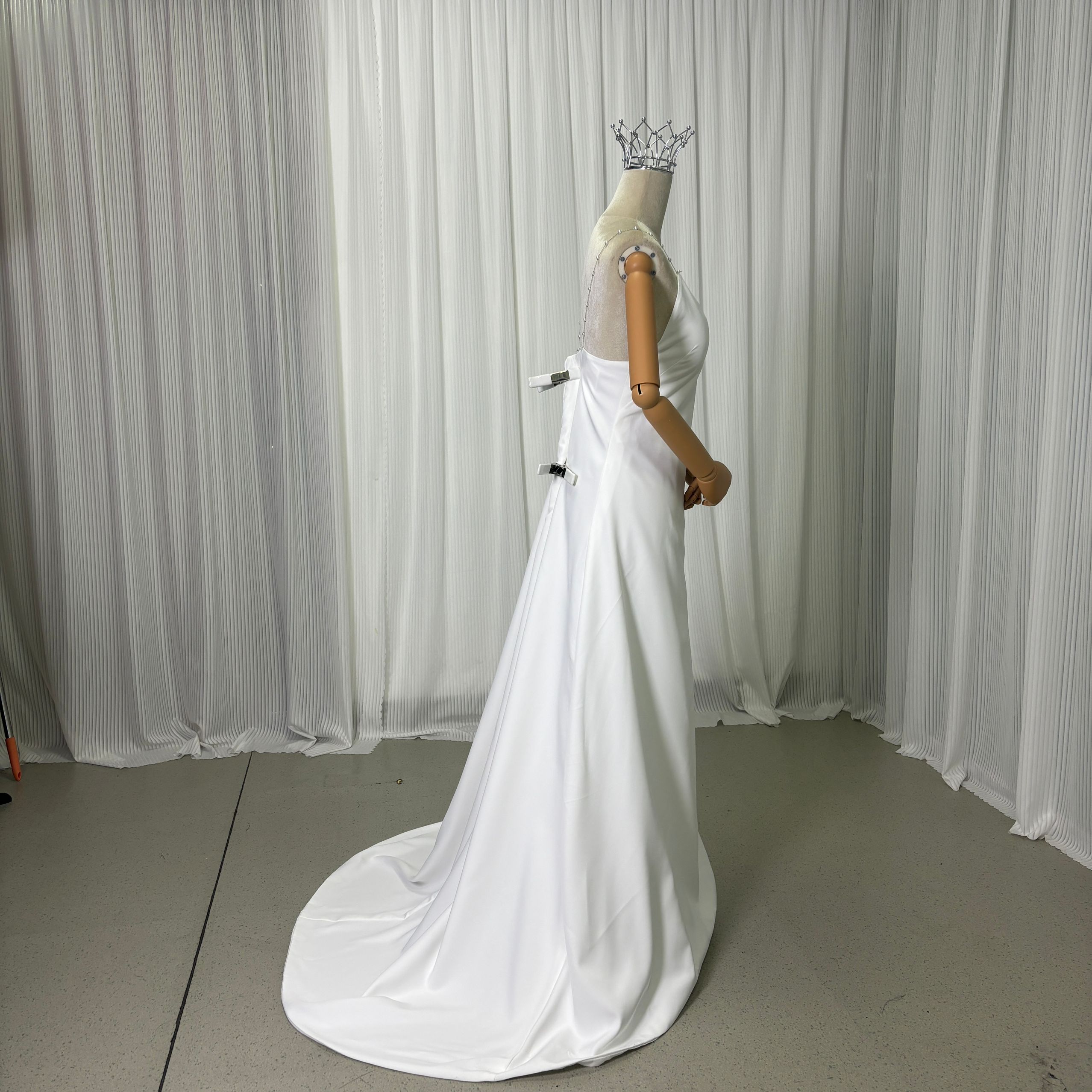 パーティードレス Vネック キャミソール ビーズ オフホワイト 色直し 前撮り 二次会