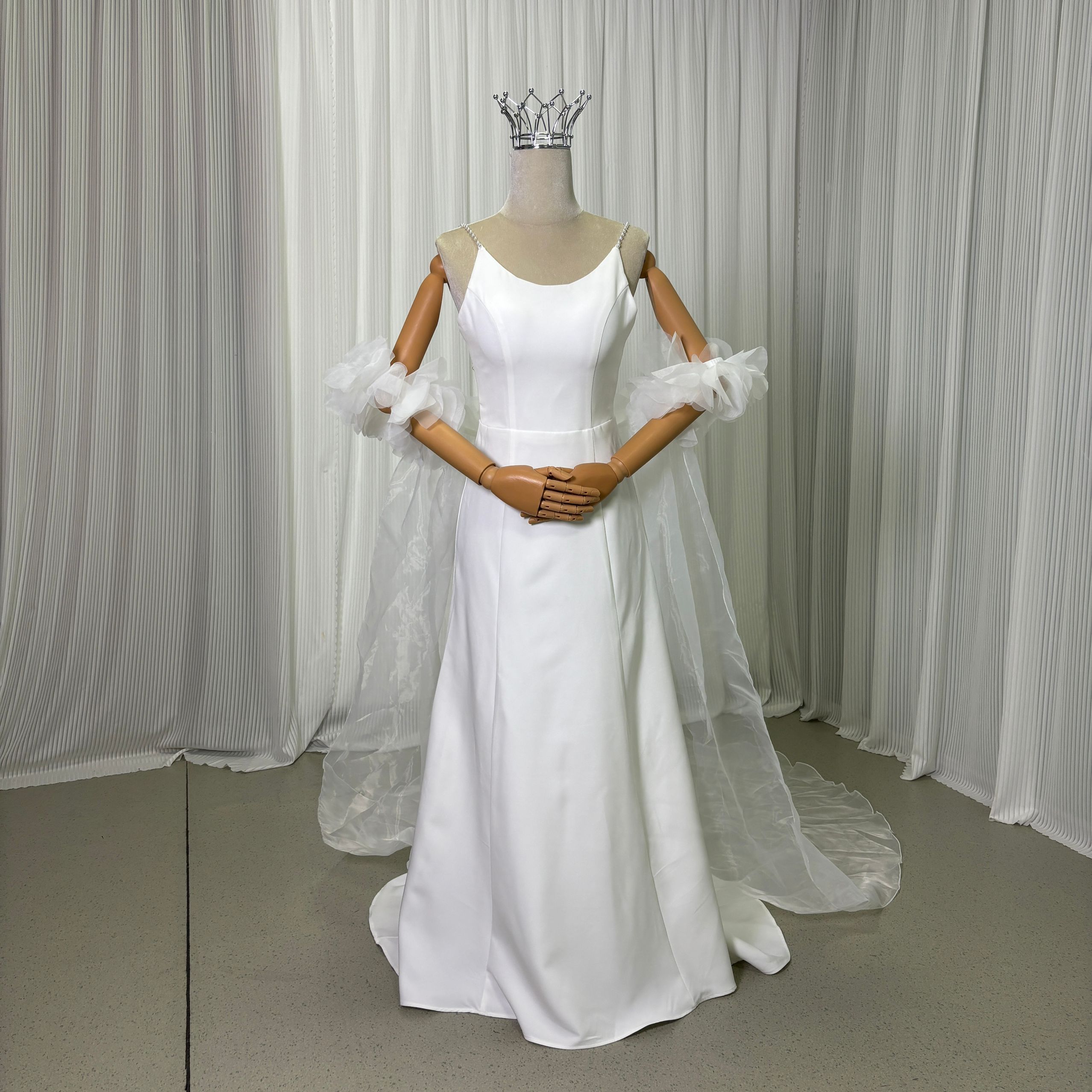 ウェディングドレス キャミソール クレープ生地 マント オーガンジー オフホワイト 結婚式 2次会 前撮り
