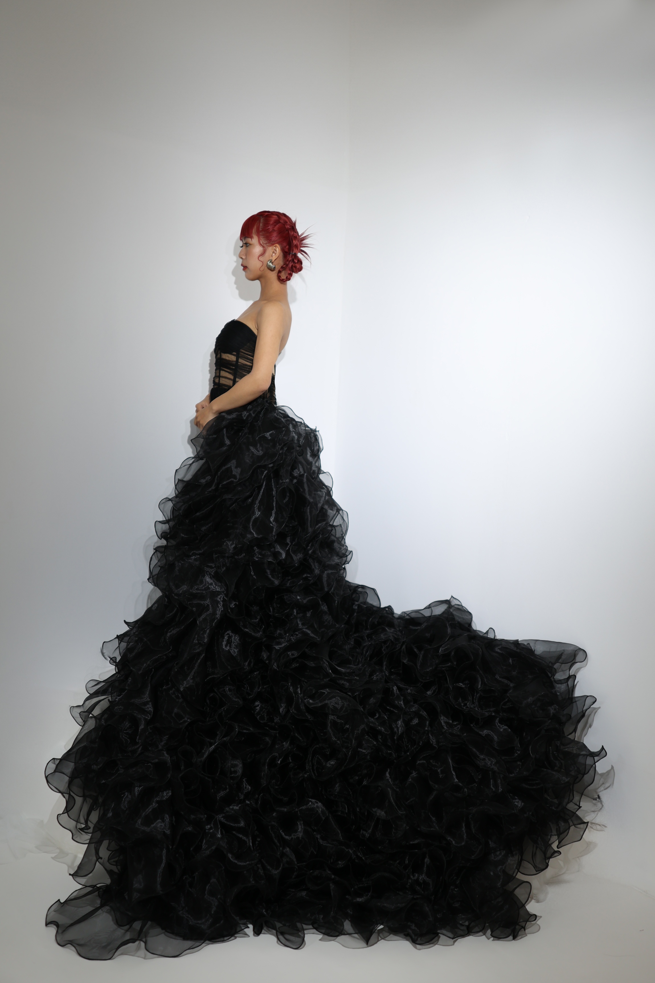華やかなトレーン ブラック 上質オーガンジー ラッフルフリル 取り外し 绮丽な ふわふわ 前撮り