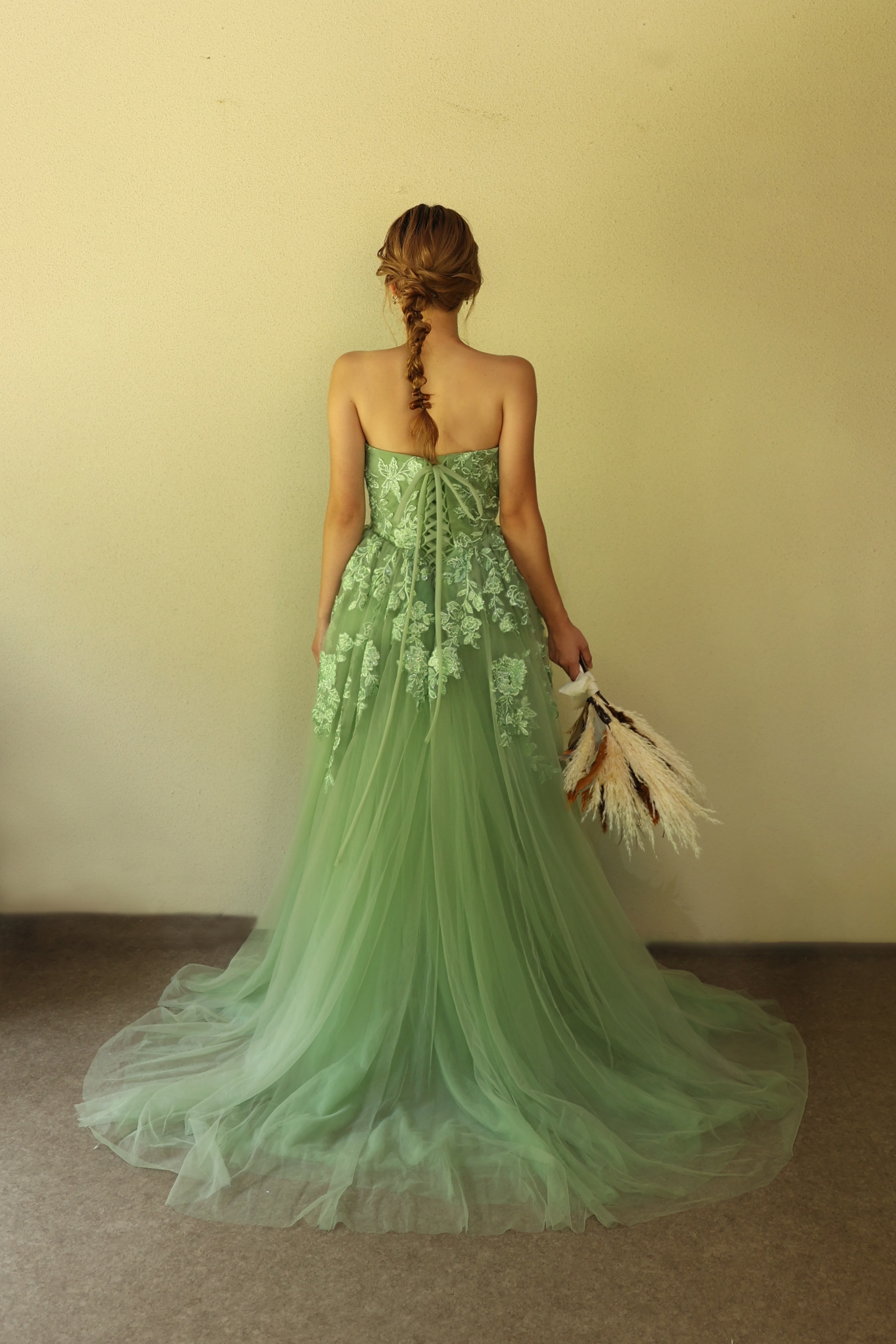 カラードレス グリーン ベアトップ 美しい花レース チュールスカート 編み上げ 前撮り