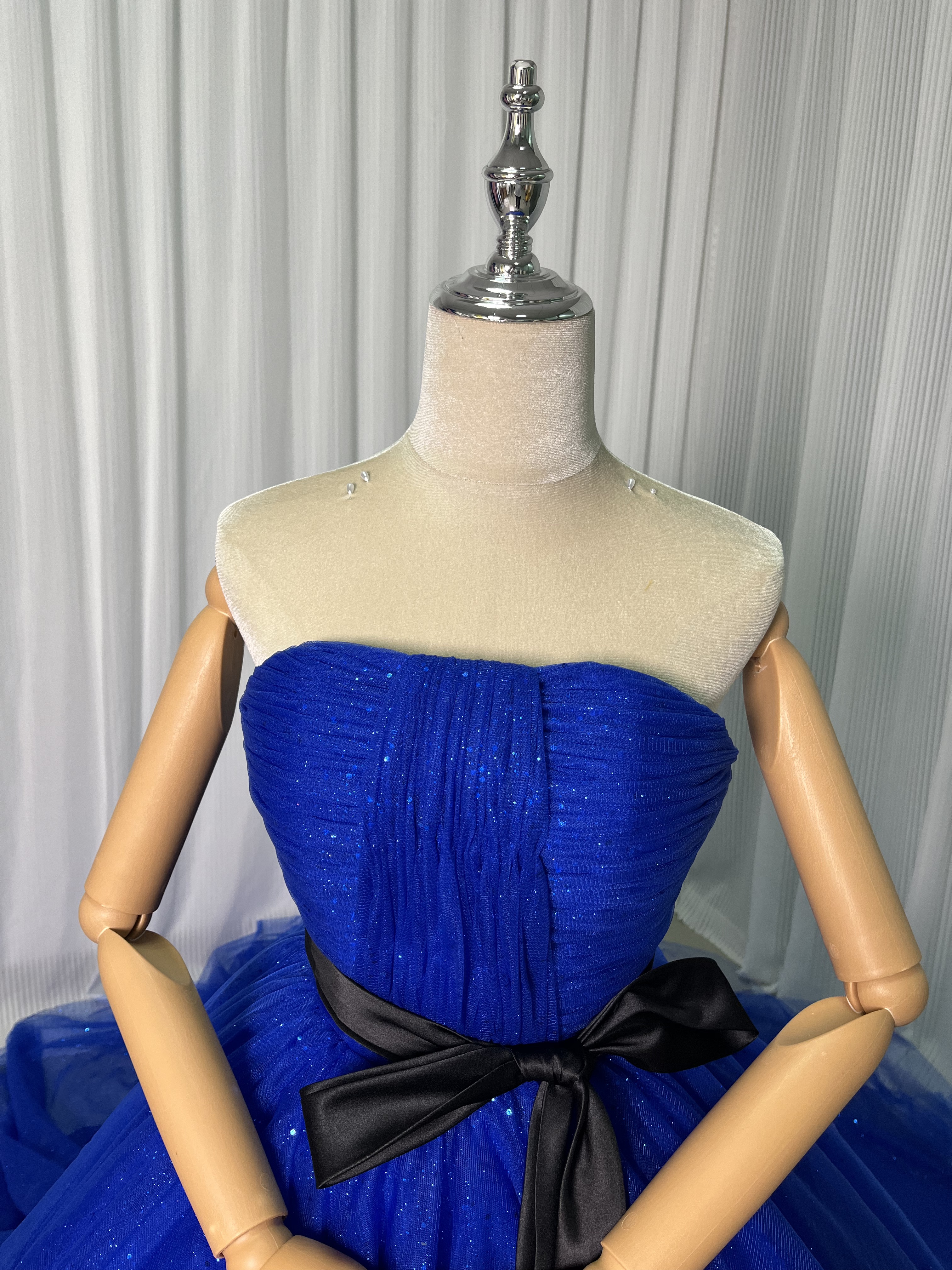 カラードレス ジュエルブルー ベアトップ キラキラチュール ベルト 編み上げ 披露宴