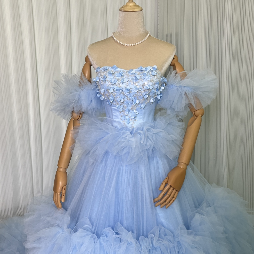 豪華！カラードレス ブルー ベアトップ フリル袖 キラキラスパンコール 花モチーフ ラッフルフリル 編み上げ 前撮り