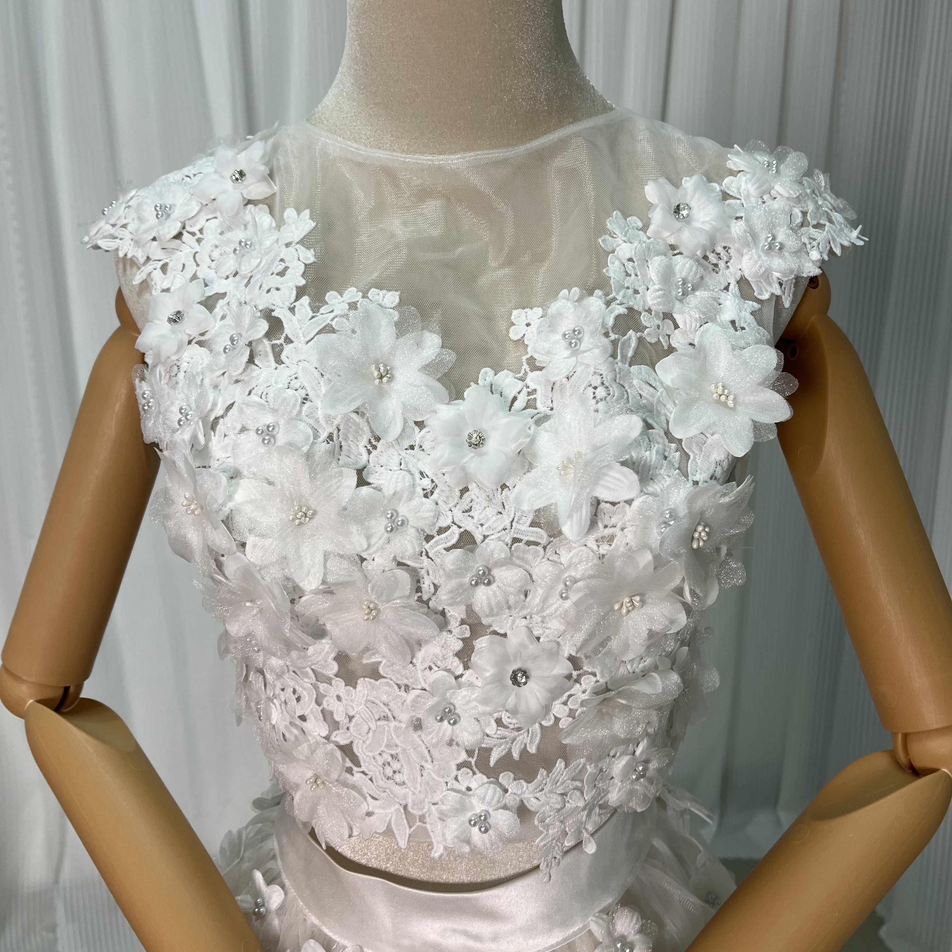 ウエディングドレス オーバードレス+トップス 3D立体レース刺繍 チュールスカート くるみボタン 披露宴/結婚式