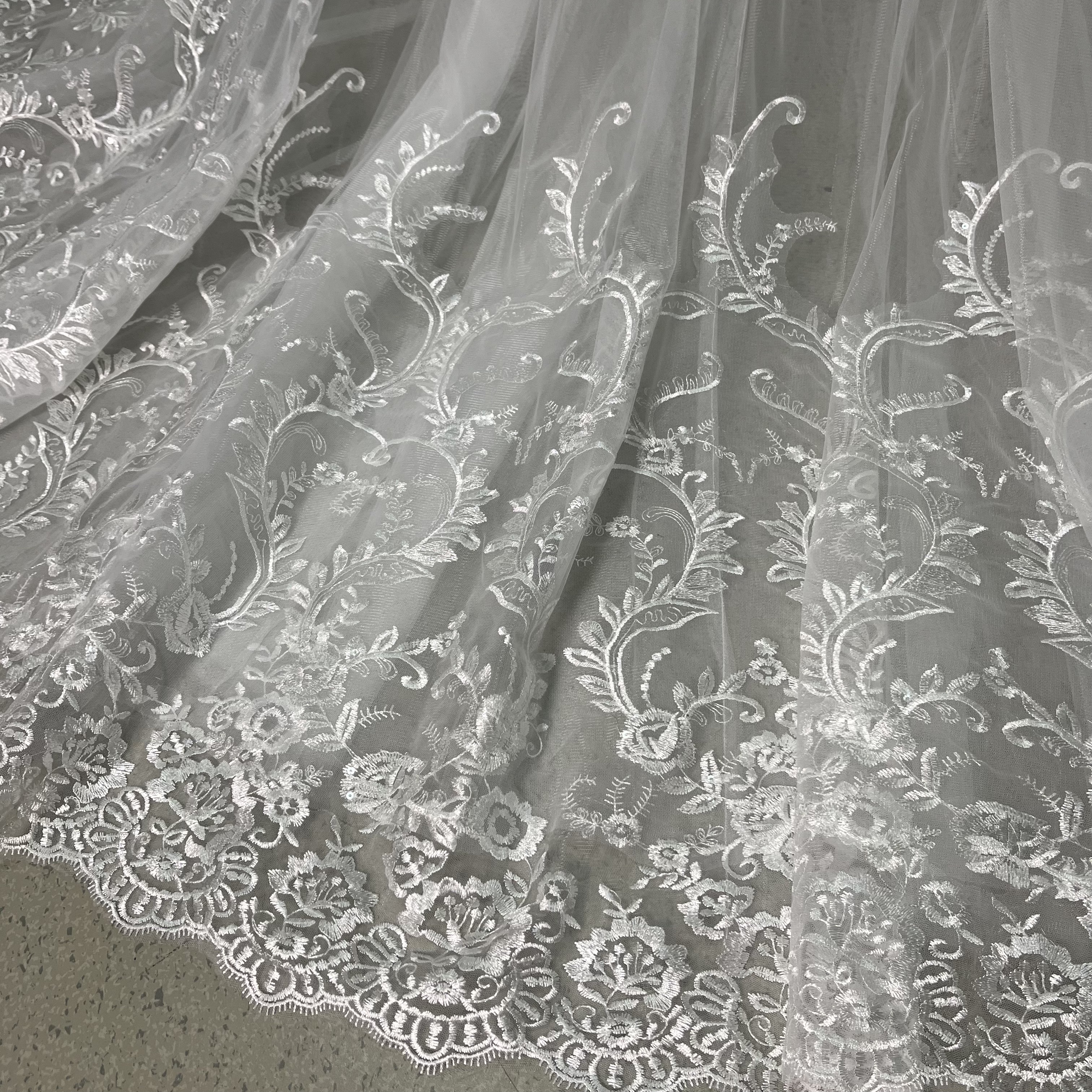 取り外しトレーン 上品レース ボリュームアップ ドレスアレンジ 結婚式 オーダー可能