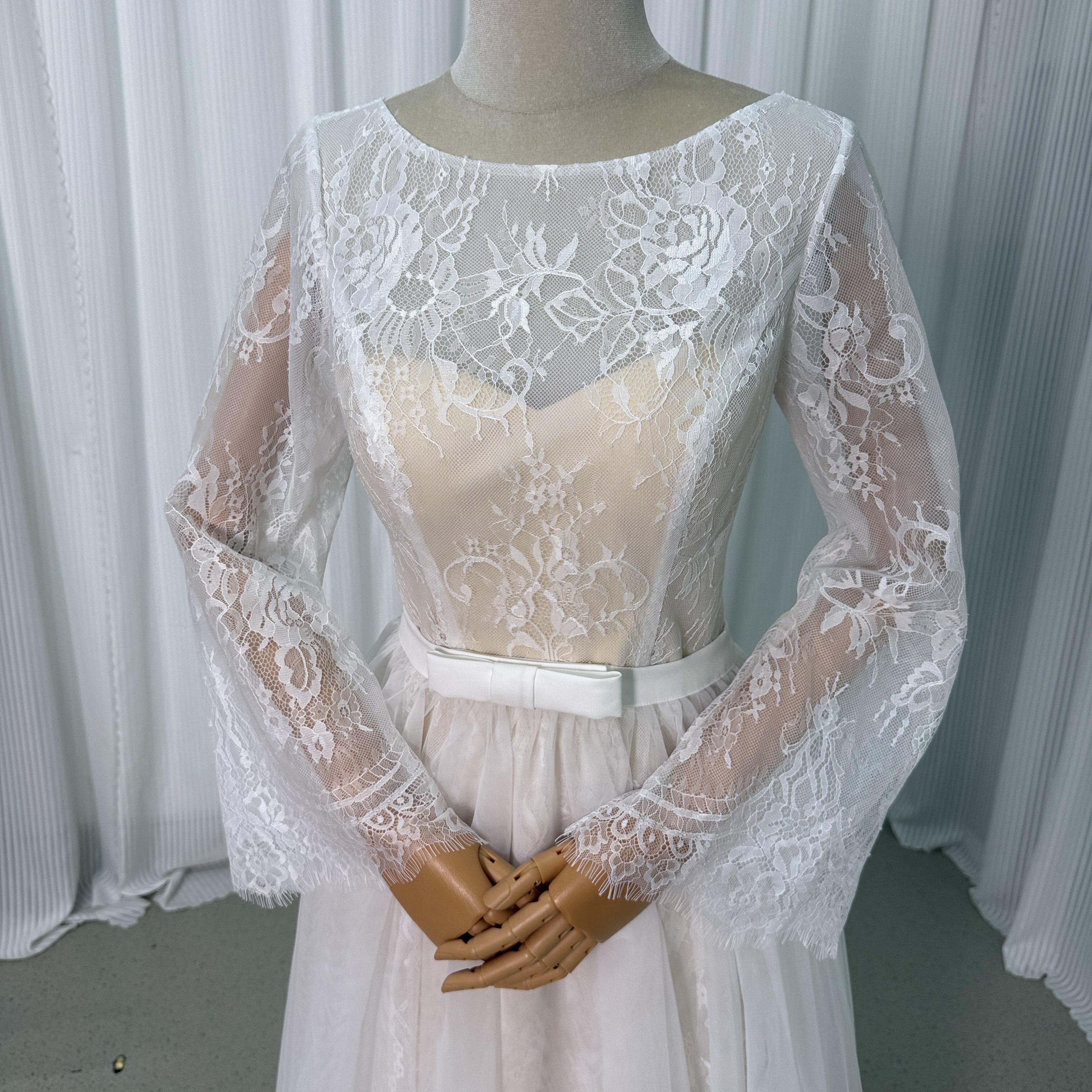 クラシカル パーティードレス スレンダードレス+オーバースカート 長袖 繊細総レース 結婚式 二次会 花嫁