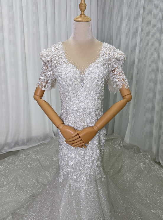 フランス風 ウエディングドレス Vネック 短袖 ビジュー キラキラチュール マーメイドライン ロングトレーン 結婚式