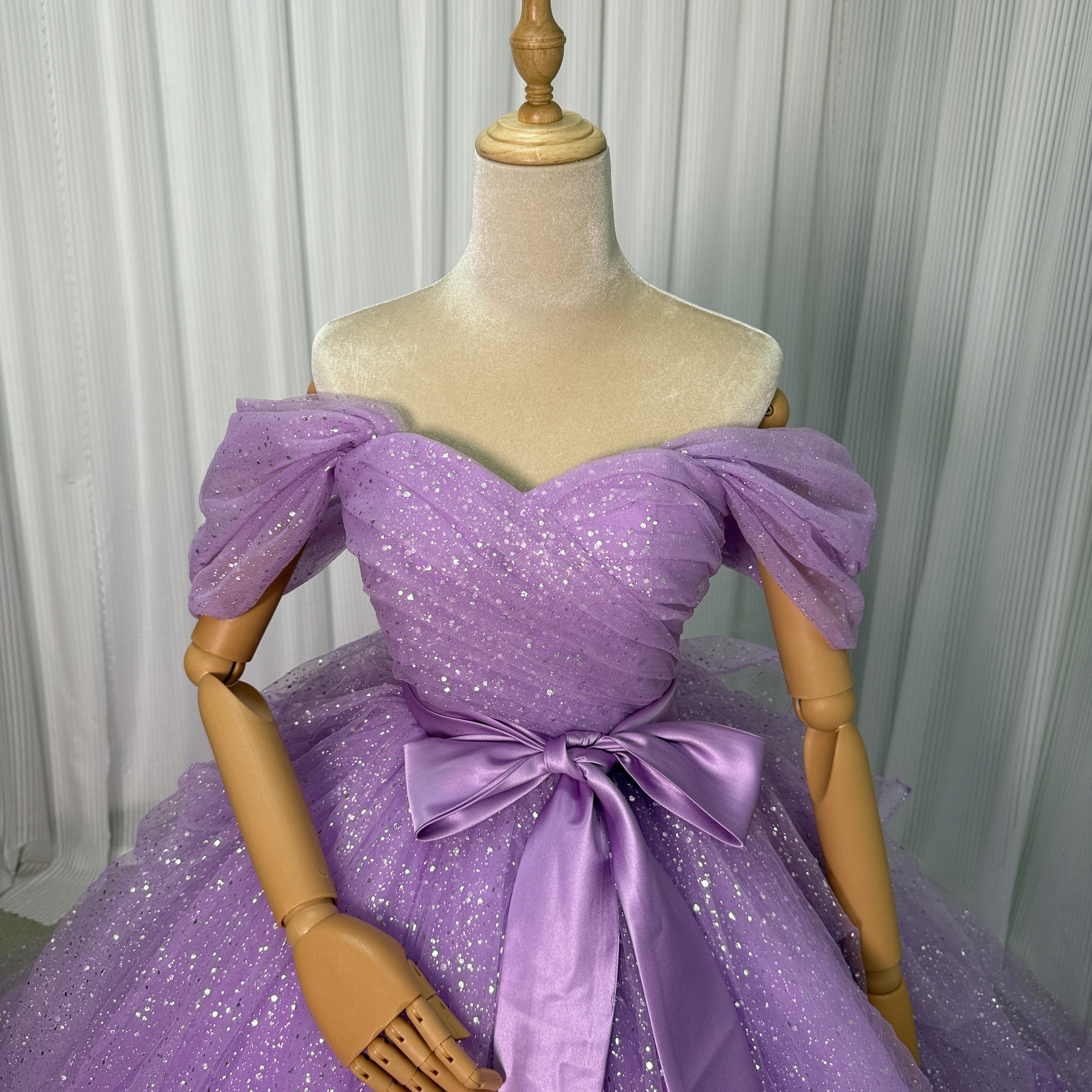 カラードレス パープル キラキラチュール 取り外しオフショルダー サッシュベルト ラッフルフリル 花嫁