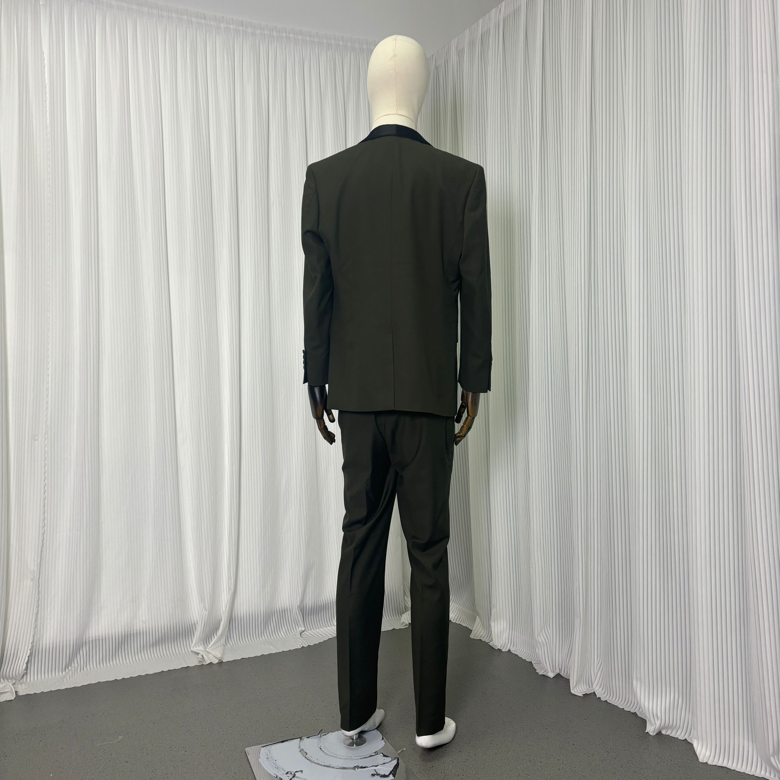 カーキ色 タキシード ジャケット、ベスト、パンツの3点セット ジャガード生地 新郎衣装