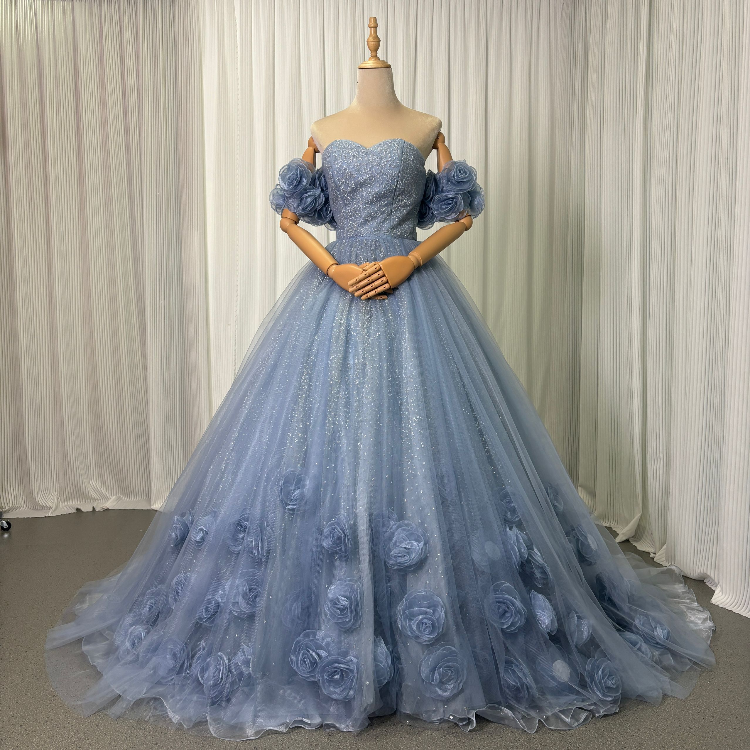 カラードレス ブルーグレー オフショルダー キラキラドレス バラトレーン 編み上げ リボン 結婚式 花嫁