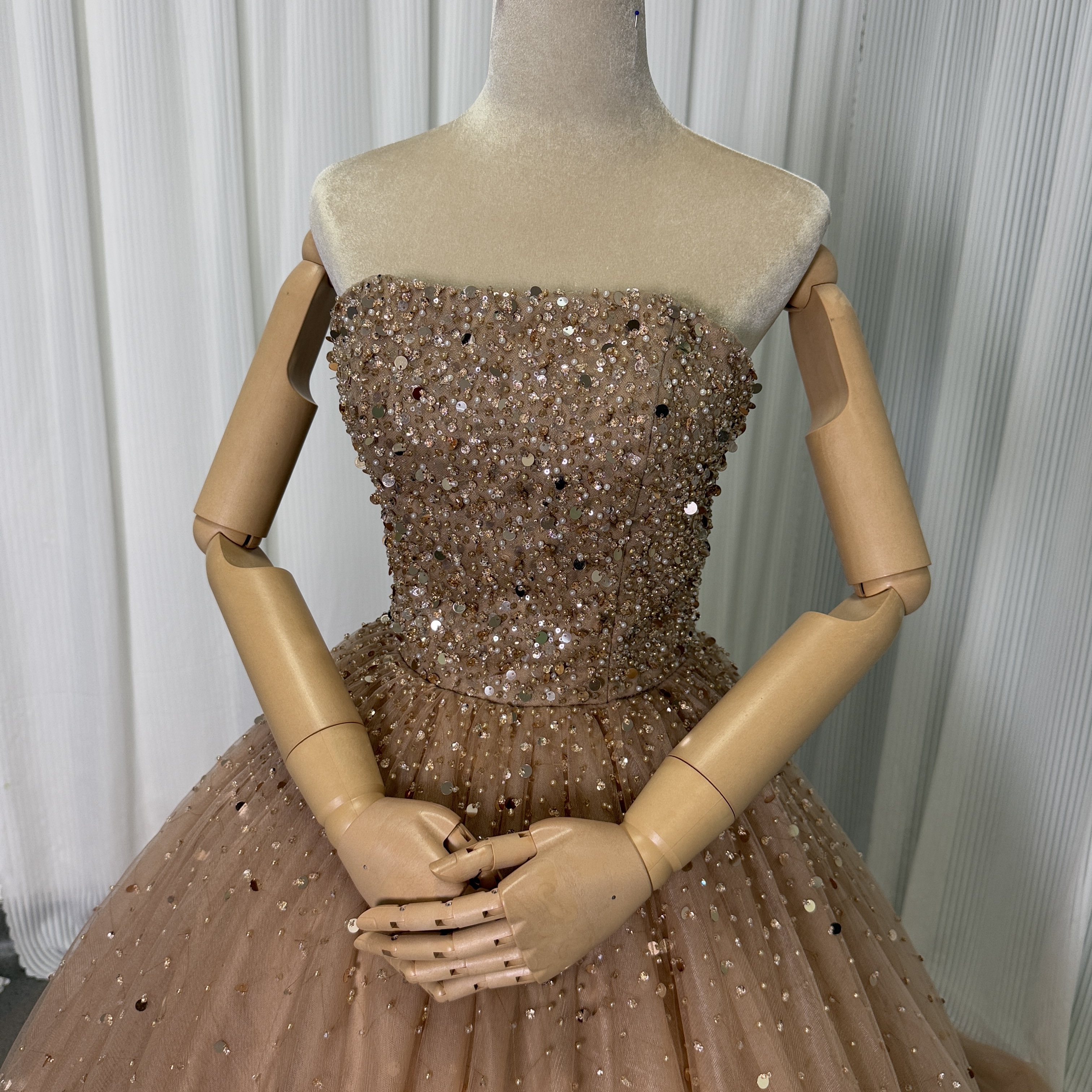 フランス風 カラードレス シャンパン色 ベアトップ シークインチュール チュールスカート 披露宴