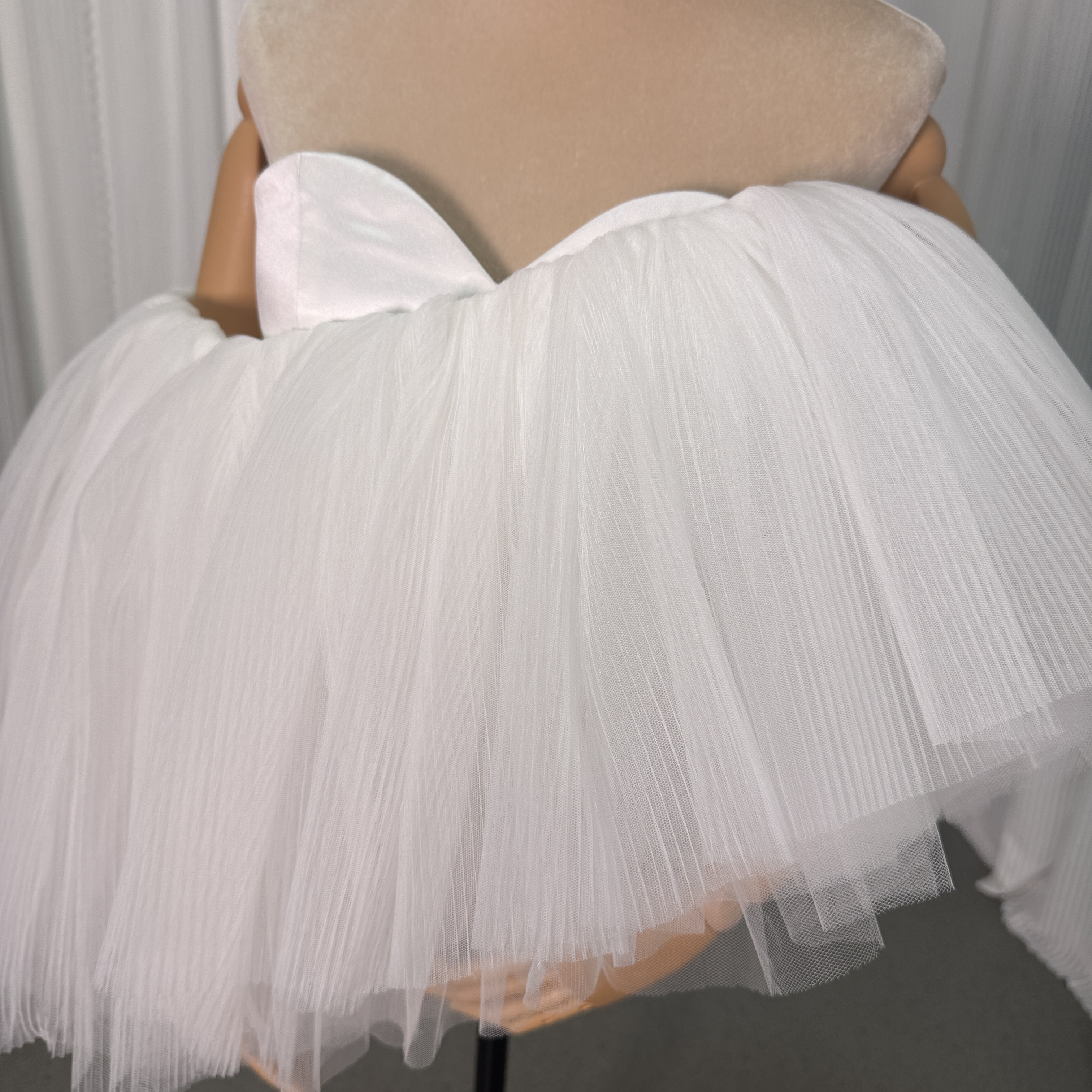 トップス スリット アシンメトリー オフホワイト ファスナー オフショルダー 結婚式