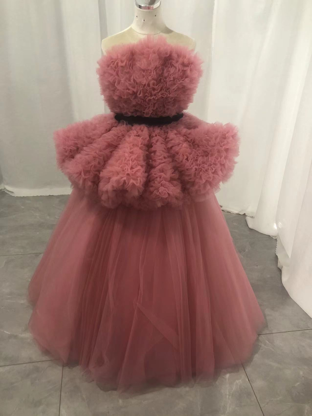 美品！カラードレス ローズピンク ベアトップ 可愛い ラッフルフリル ボリュームドレス 前撮り