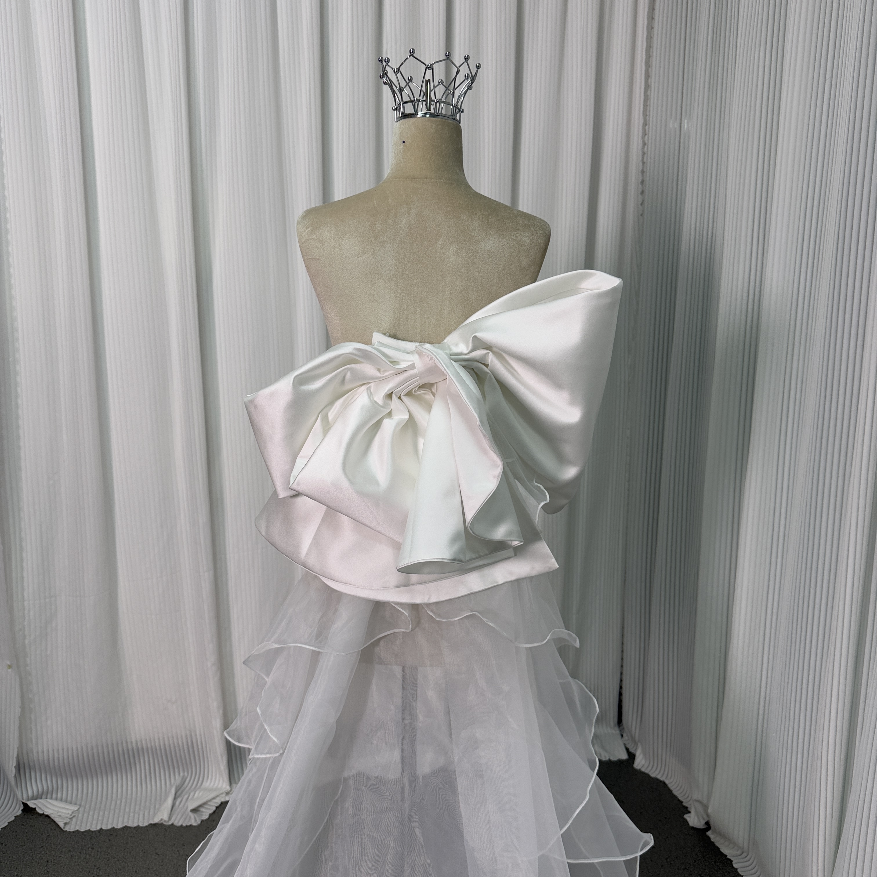 ふっくら柔らかなバックリボン 取り外し ロイヤルサテン 上質オーガンジー ミニトレーン 結婚式 前撮り