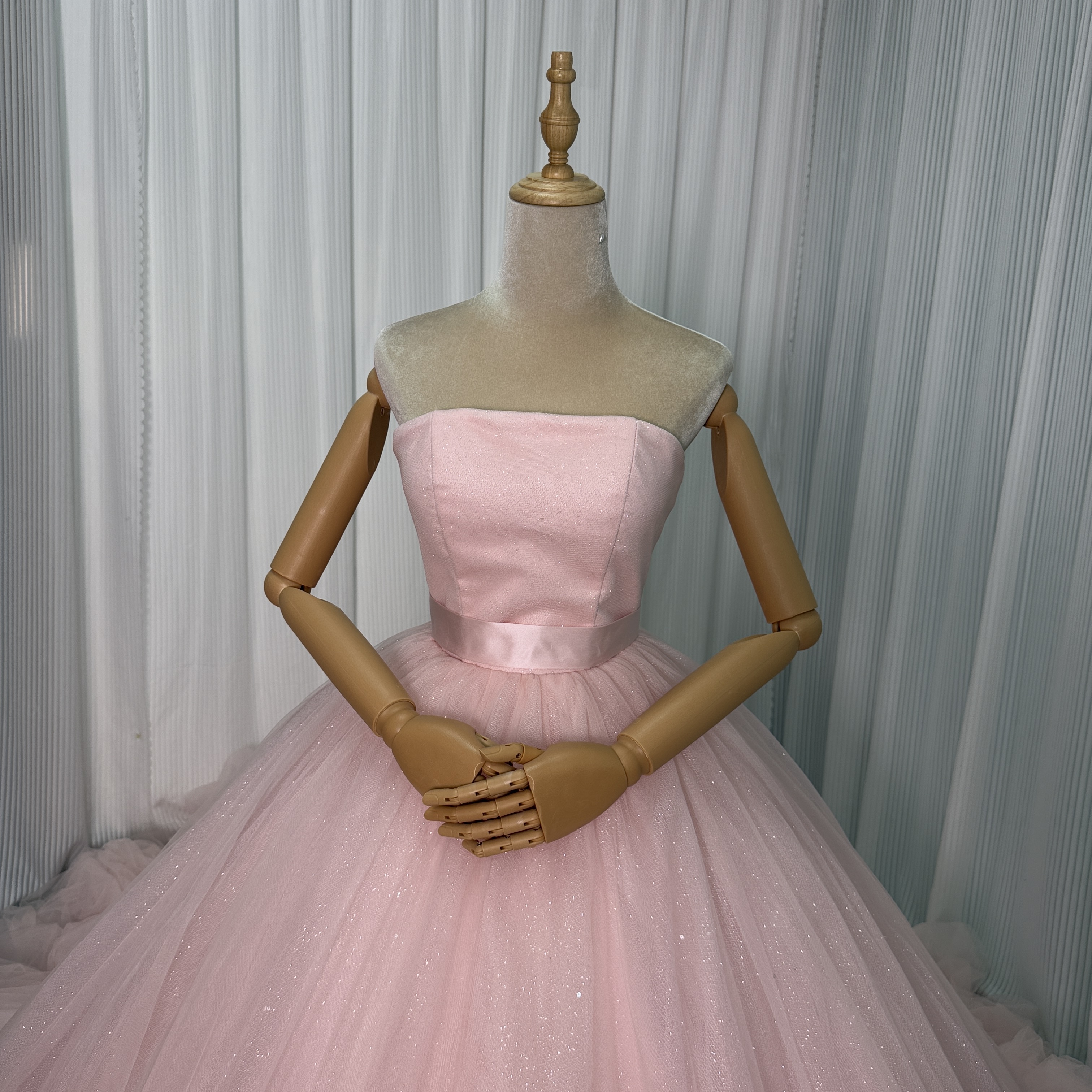 美品！カラードレス 薄ピンク ベアトップ 華やかなトレーン プリンセスライン キラキラチュール 前撮り