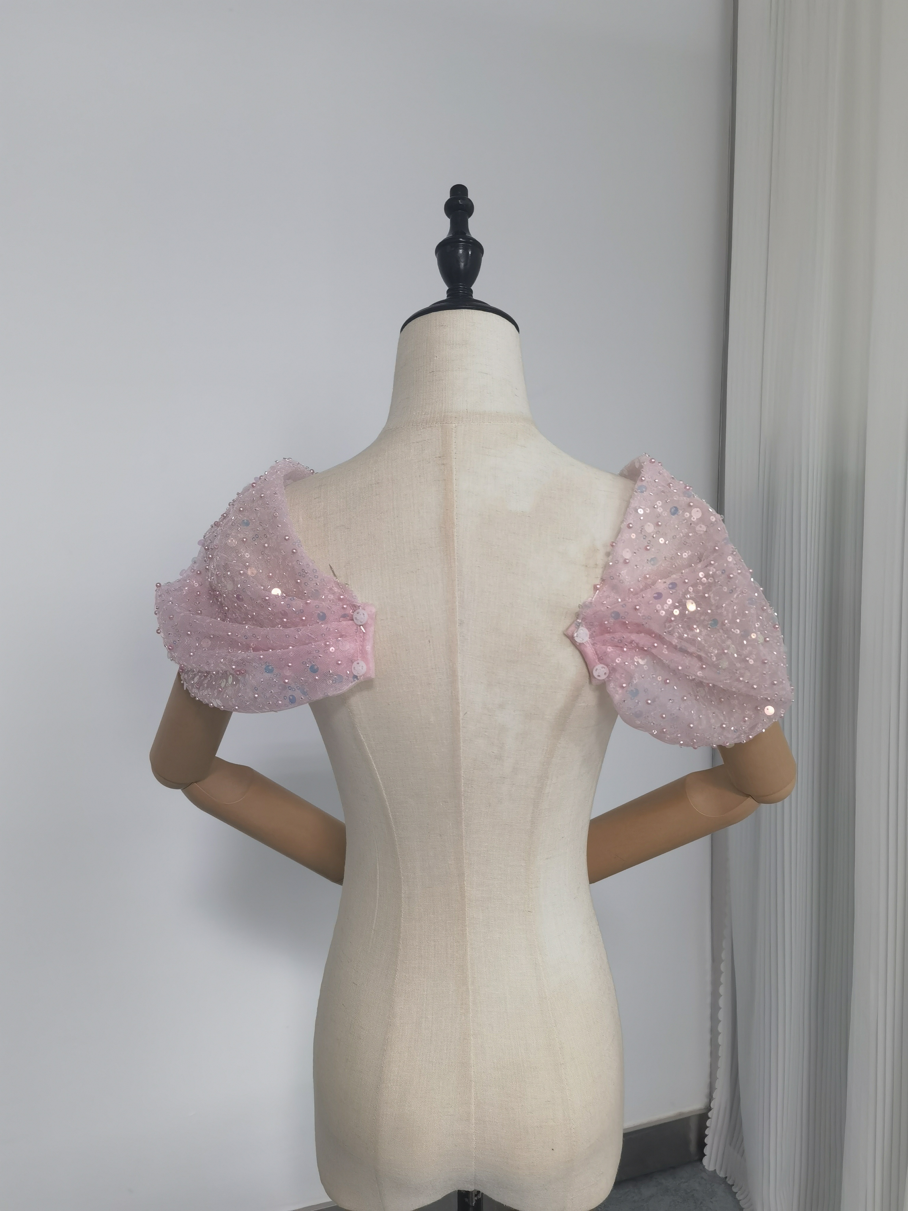 取り外しオフショルダー ピンク キラキラスパンコール 可愛い 花嫁/ウェディングドレス