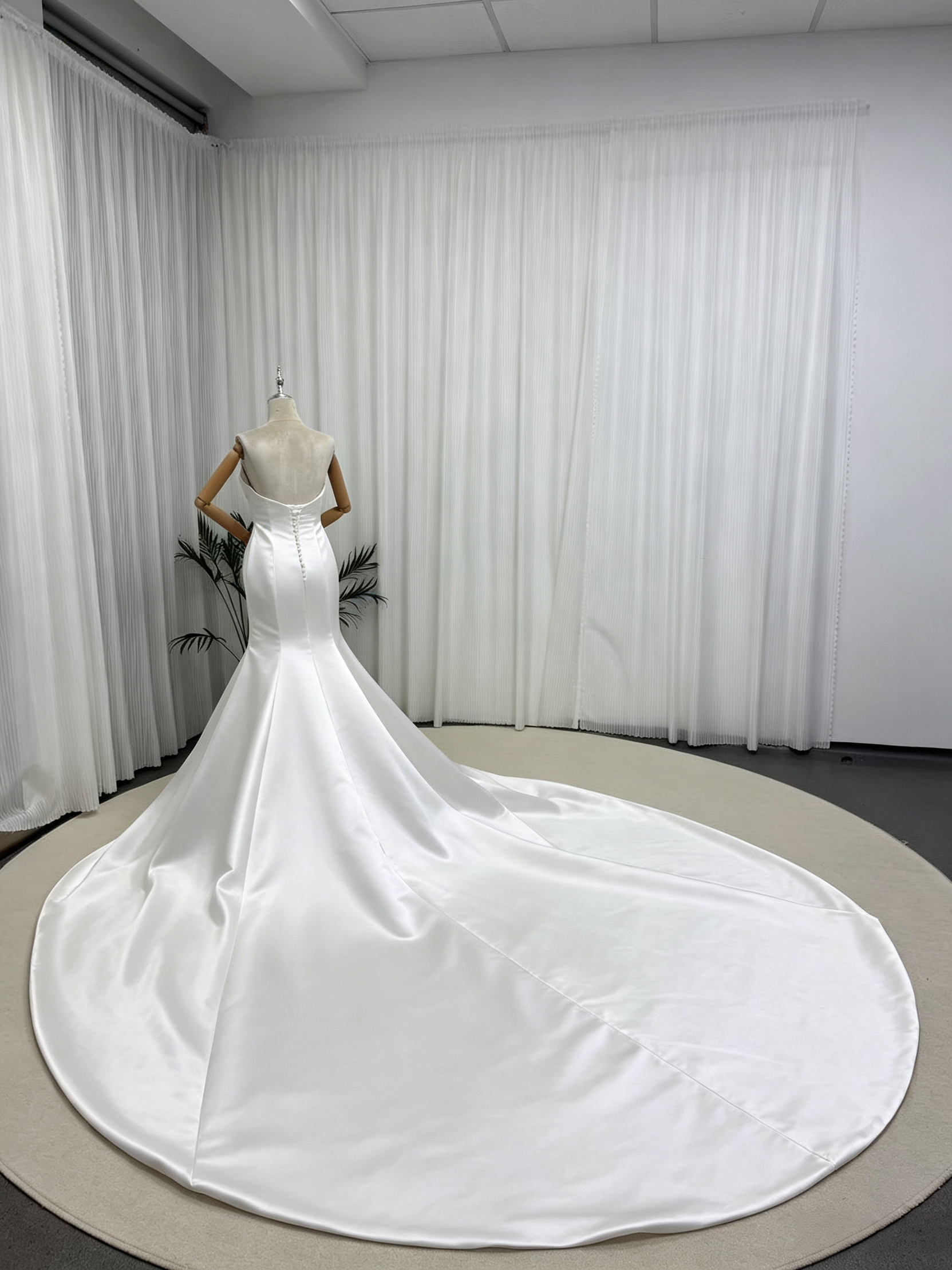   エレガント ウエディングドレス ベアトップ ロングトレーン マーメイドライン 大人っぽい 結婚式