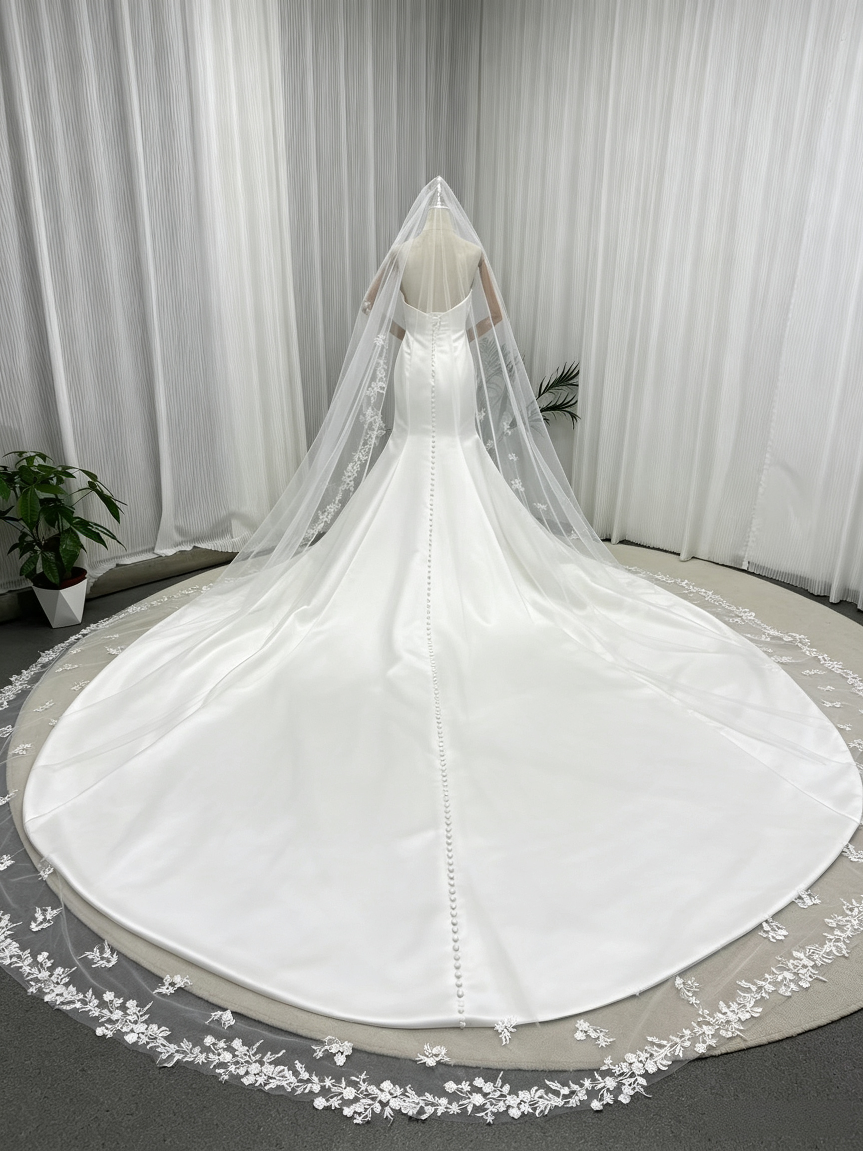 ウエディングドレス+ロングベール コーム付き ベアトップ ロングトレーン マーメイドライン 大人っぽい 結婚式