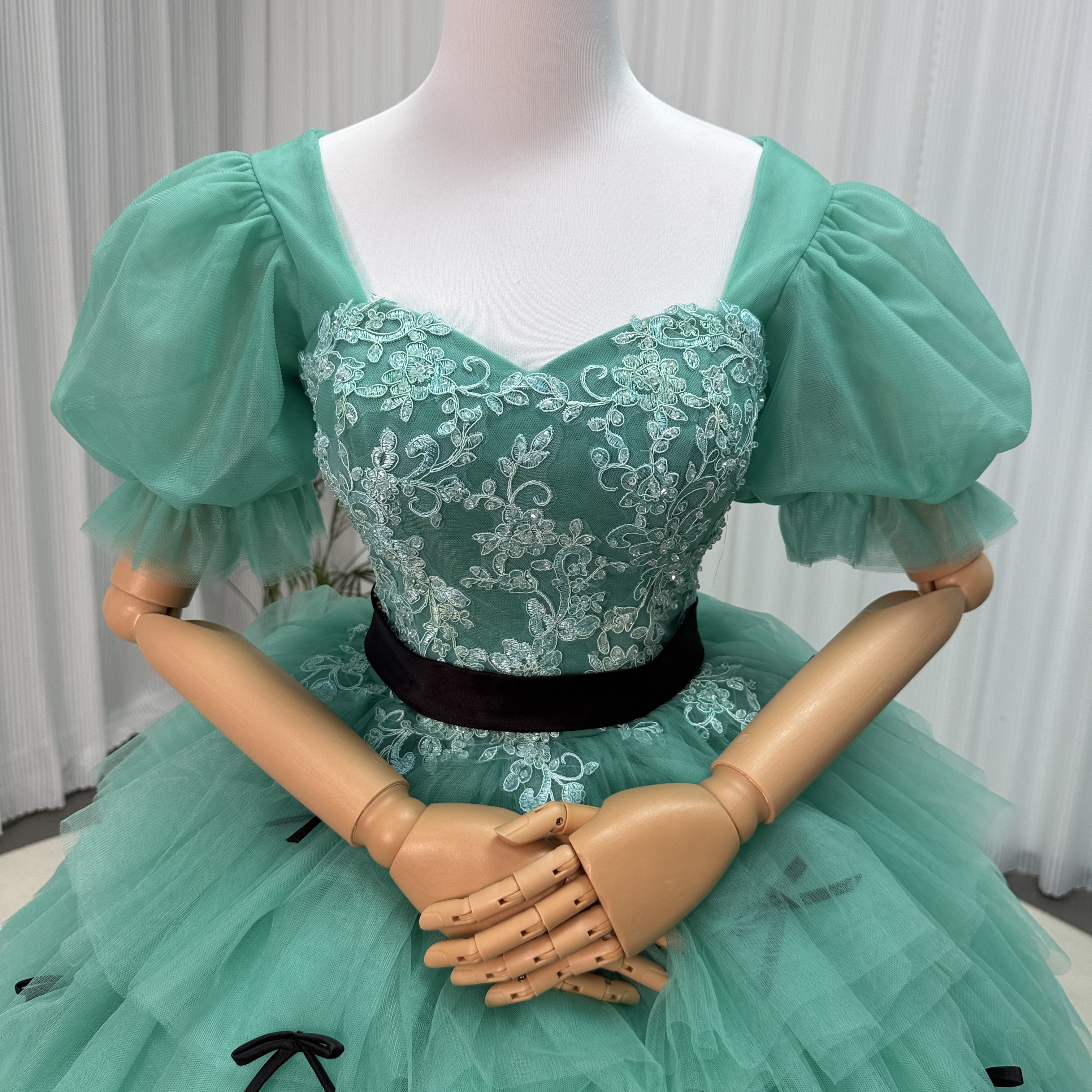 カラードレス+トップス ミントグリーン ベアトップ パフスリーブ 繊細レース プリンセスライン リボン 編み上げ ロング 花嫁
