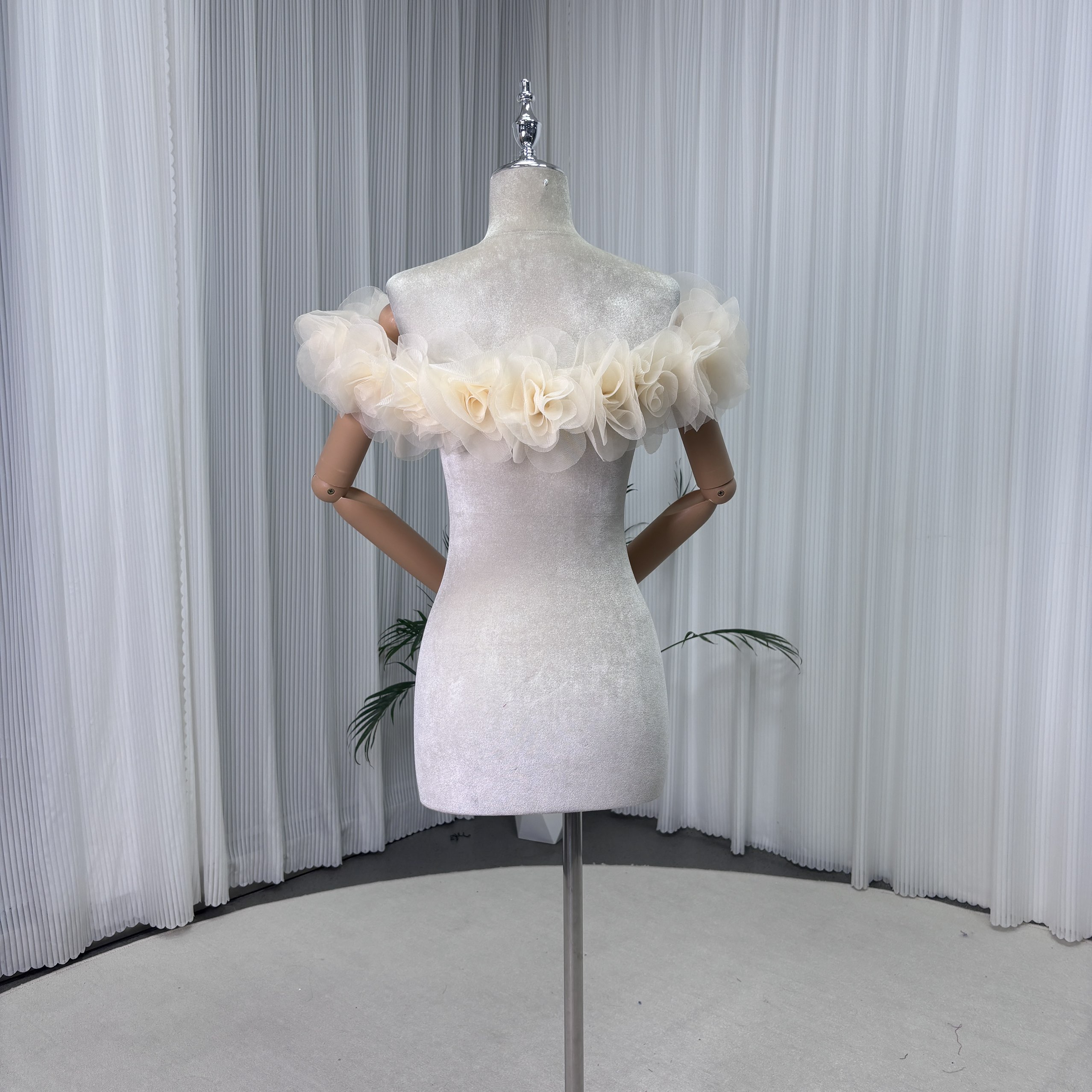 美品！シャンパン色 取り外しオフショルダー バラトレーン ストレッチ トレンド人気 花嫁