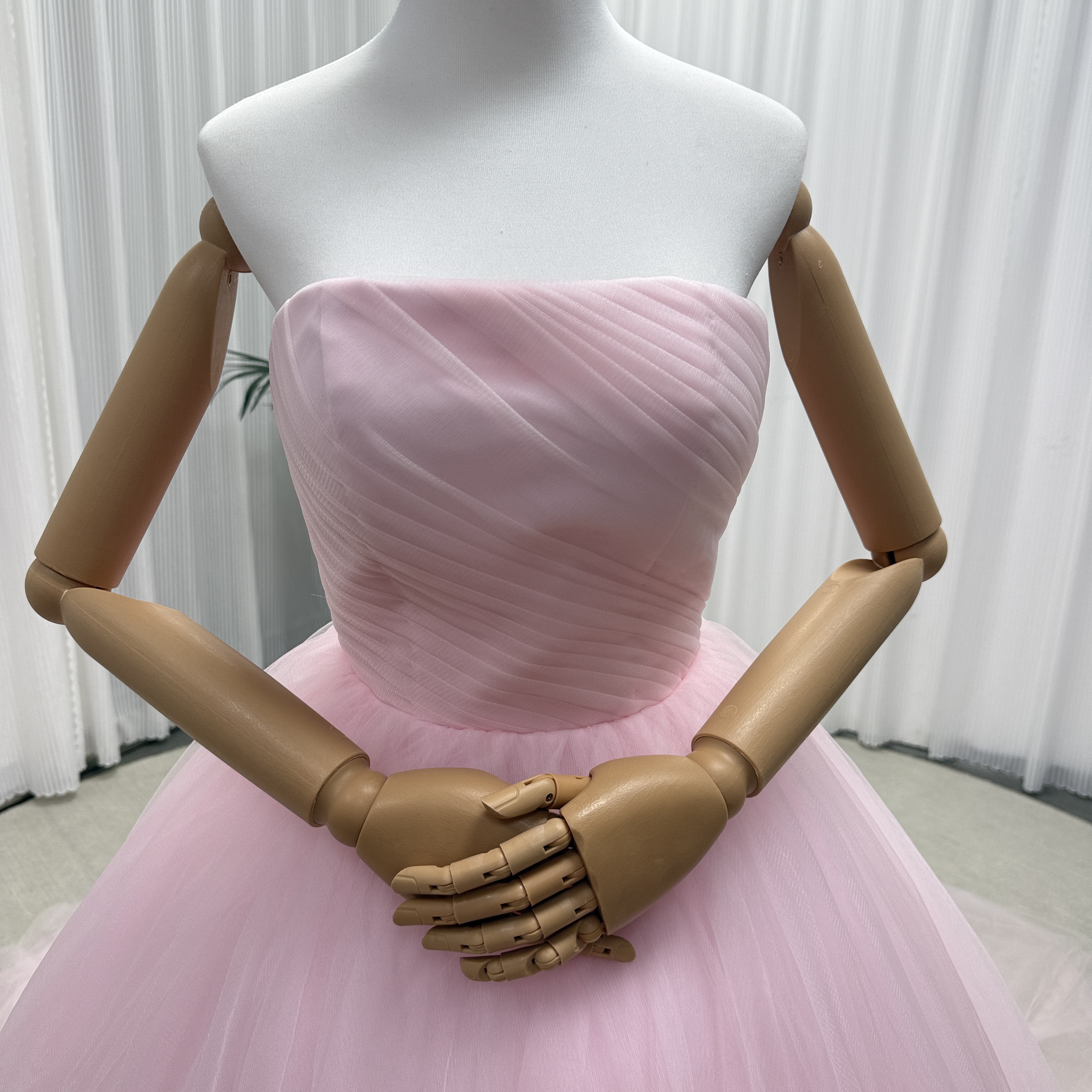 カラードレス ピンク ベアトップ チュールスカート ふっくら柔らかなバックリボン ロングトレーン 大人っぽい 披露宴
