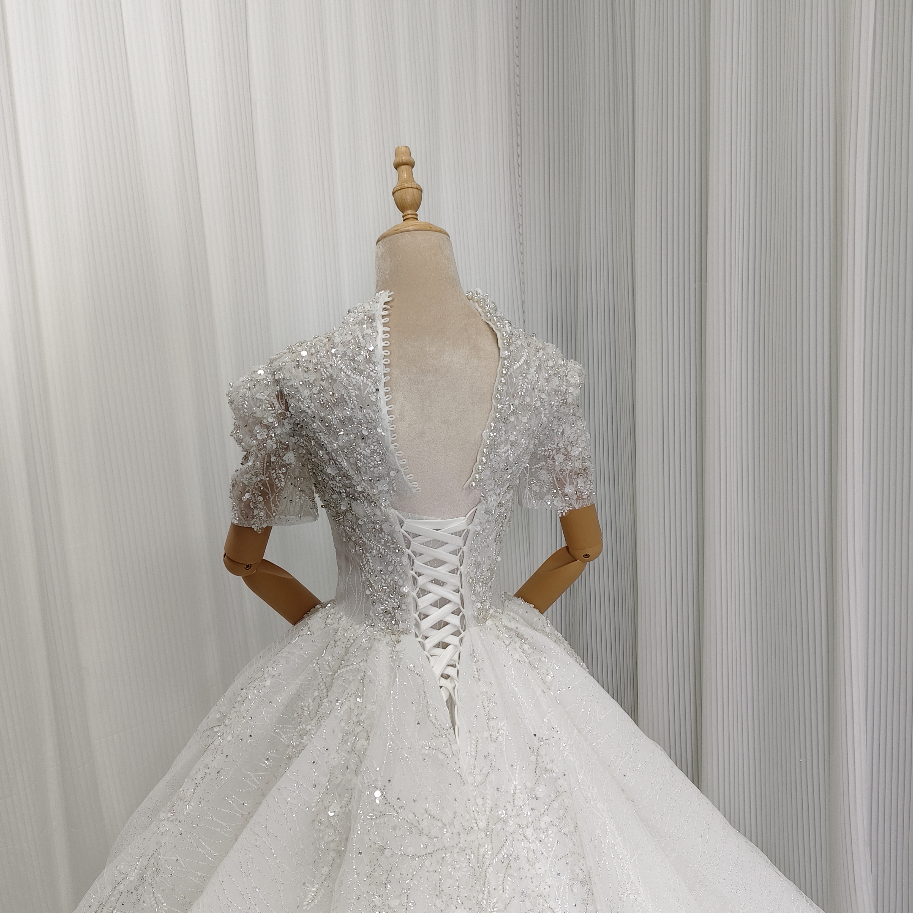 豪華！韓国風ドレス ウェディングドレス キラキラ光る刺繍 短袖 編み上げ 結婚式 抜群のおしゃれ見え ロングトレーン