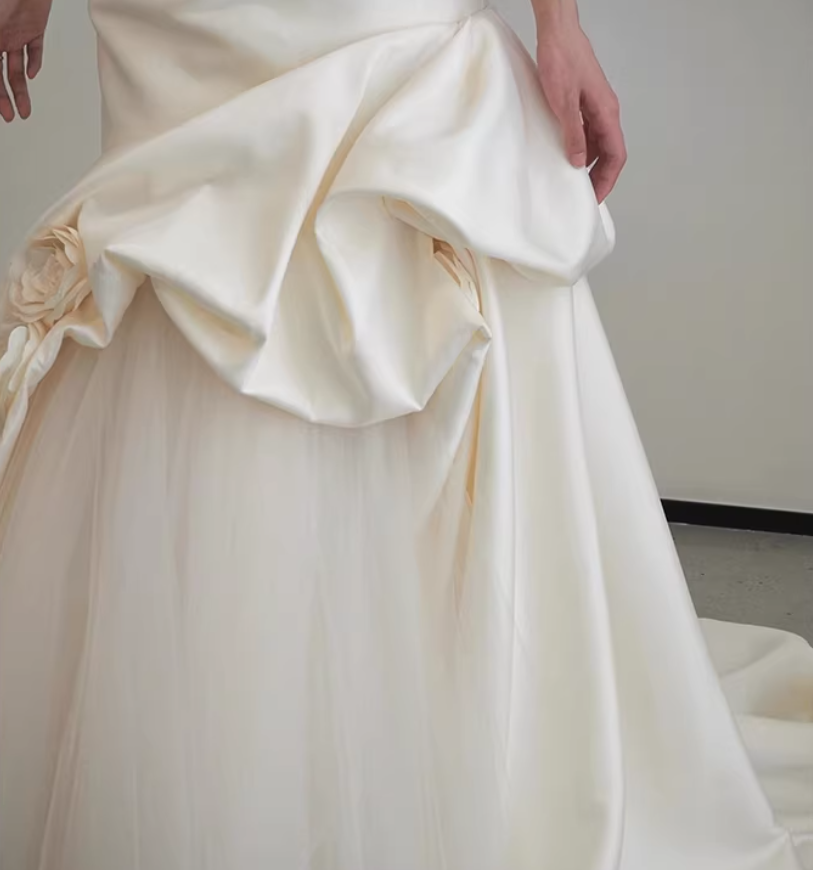 ウェディングドレス ベアトップ ラッフルフリル マーメイドライン エレガント 大人っぽい 結婚式