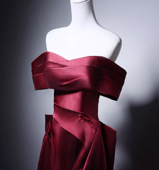 カラードレス ボルドー色 オフショルダー 光沢サテン リボン エレガント ミニトレーン 発表会
