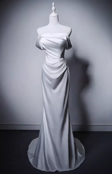 ウェディングドレス オフショルダー 優雅なシルエット ミニトレーン 編み上げ 大人っぽい 結婚式