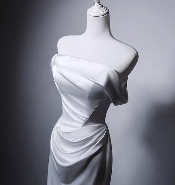 ウェディングドレス オフショルダー 優雅なシルエット ミニトレーン 編み上げ 大人っぽい 結婚式