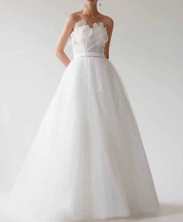 美品！ウェディングドレス ベアトップ パフスリーブ 花モチーフ フランス風 憧れのドレス 拳式/前撮り