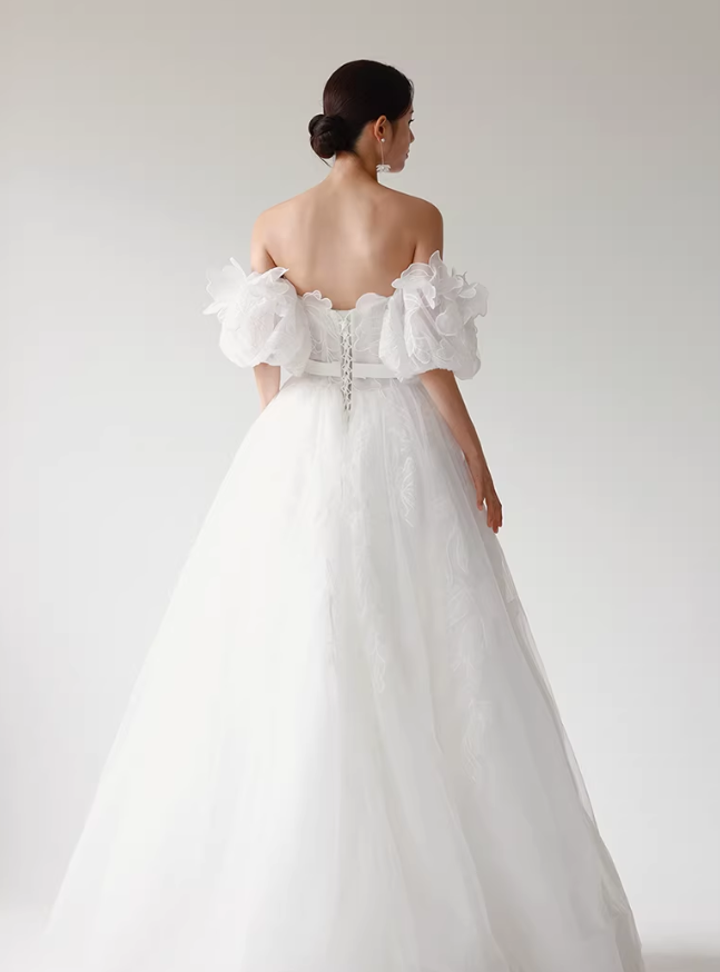 美品！ウェディングドレス ベアトップ パフスリーブ 花モチーフ フランス風 憧れのドレス 拳式/前撮り