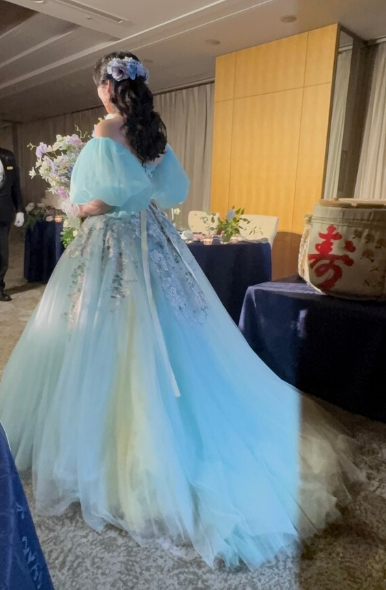 実例写真！パフスリーブ ブルー ソフトチュール ストレッチ ブライダル 結婚式 前撮り 可愛い