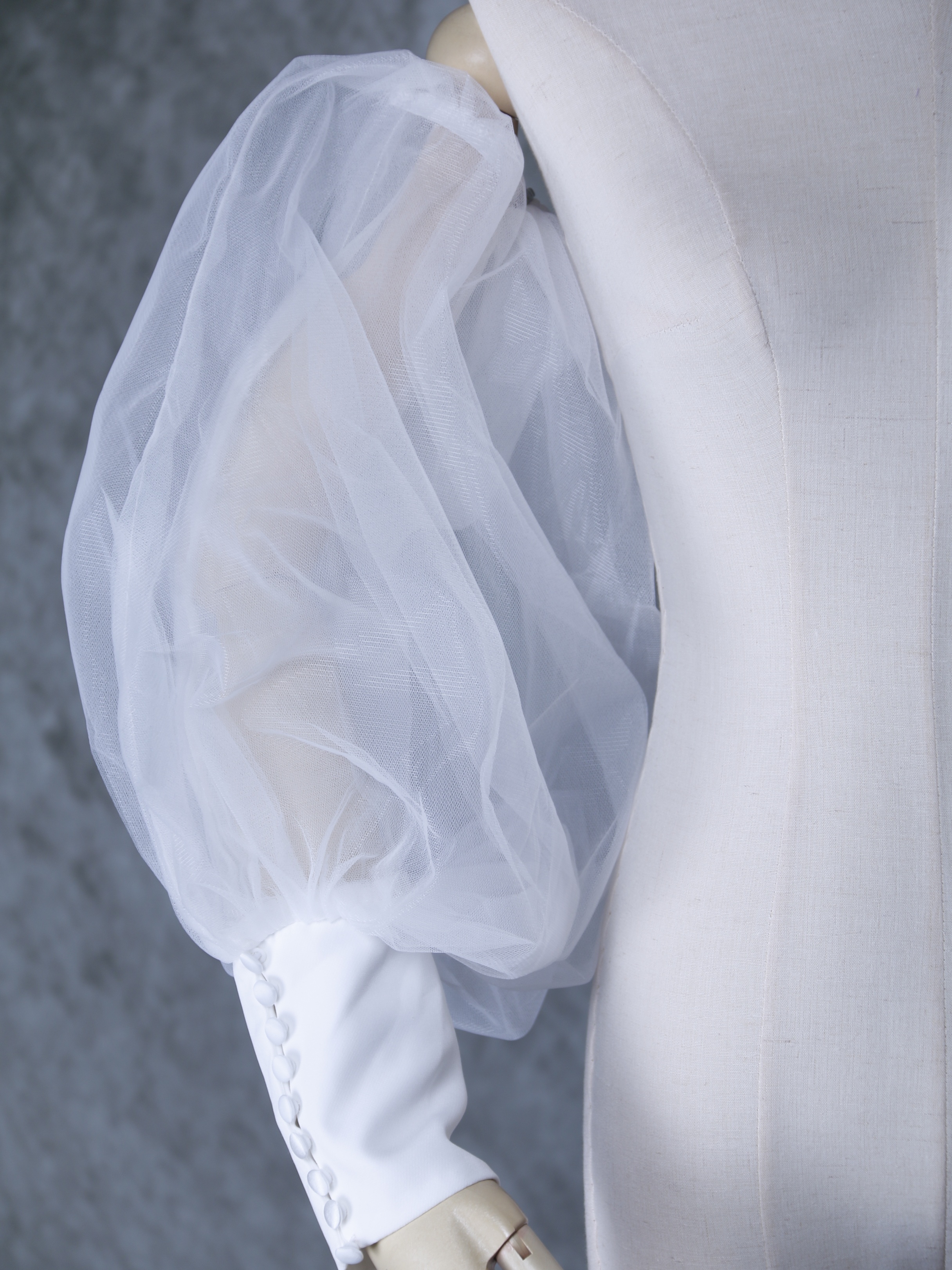 シースルー袖 オフホワイト パフスリーブ くるみボタン 取り外し袖 ストレッチ ウェディングドレス