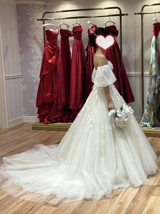 実例写真！パフスリーブ オフホワイト 取り外し袖 ソフトチュール ストレッチ 花嫁/ウェディングドレス