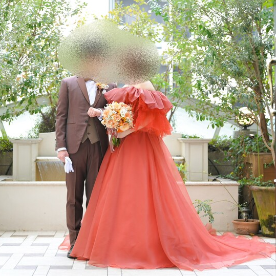 実例写真！取り外しオフショルダー テラコッタ色 キラキラグリッターチュール 色直し 花嫁 前撮り