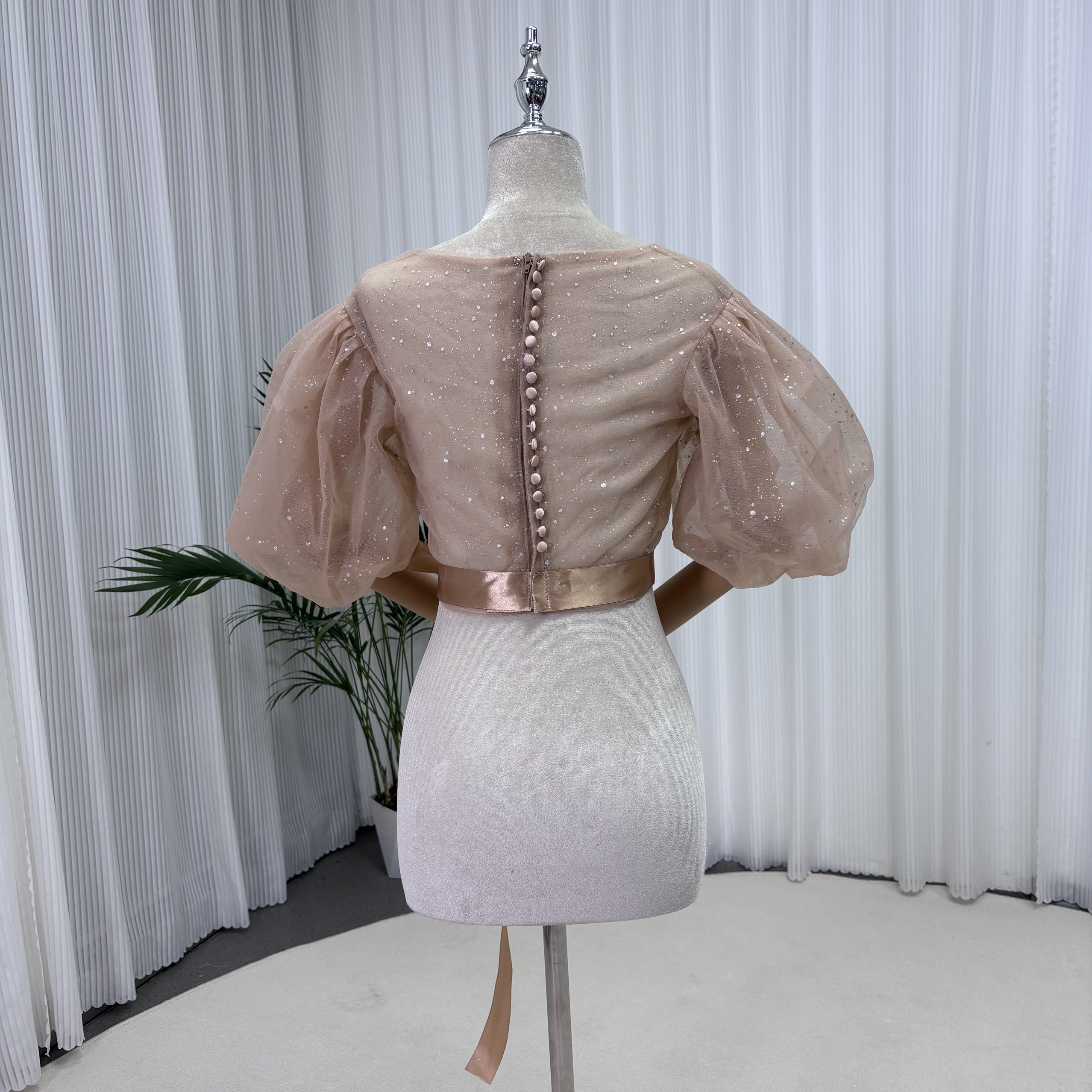 シャンパン色 トップス Vネック パフスリーブ キラキラチュール サッシュベルト くるみボタン 花嫁